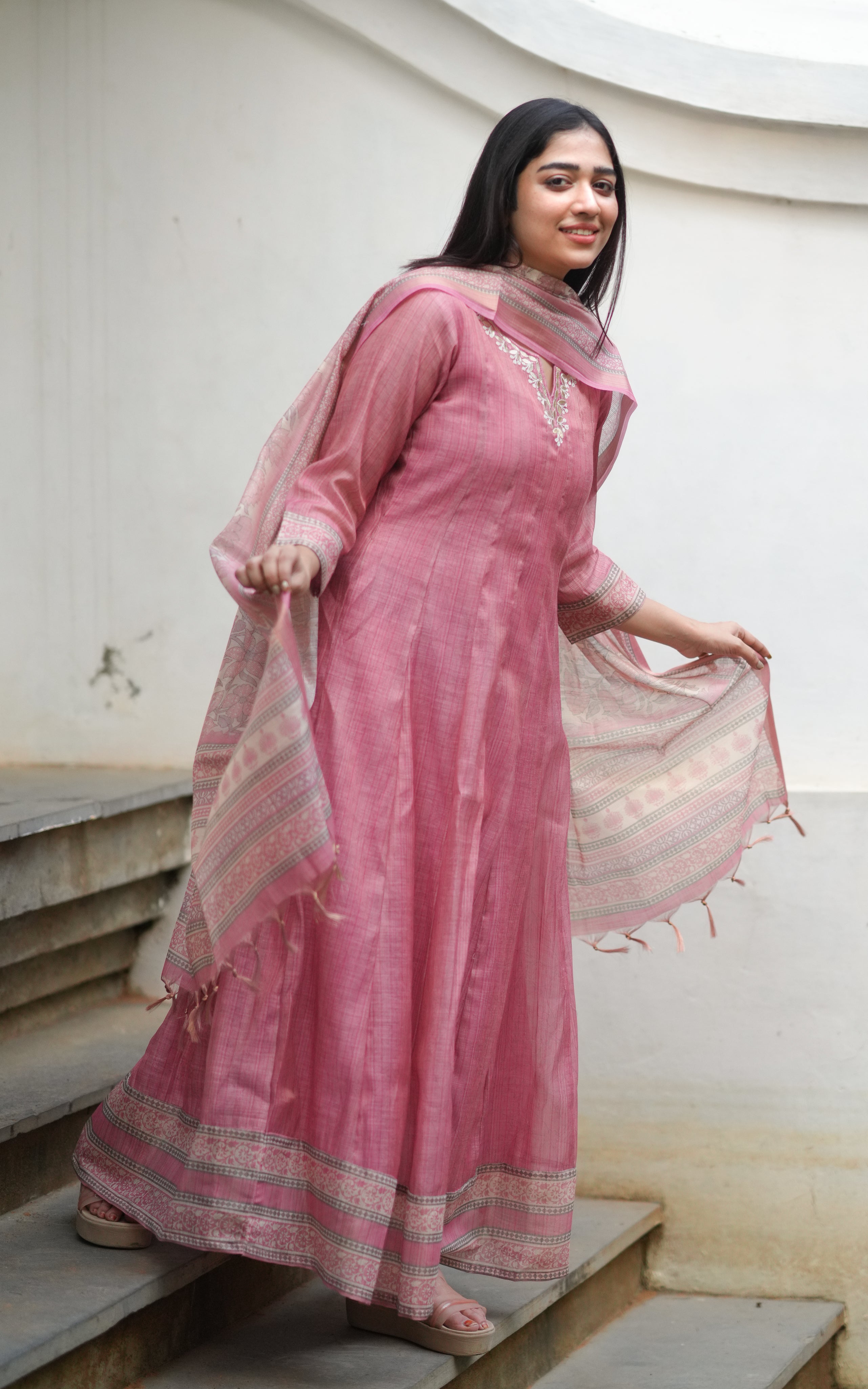 Umavadhi (Kurti+Dupatta) KURTIS Instore