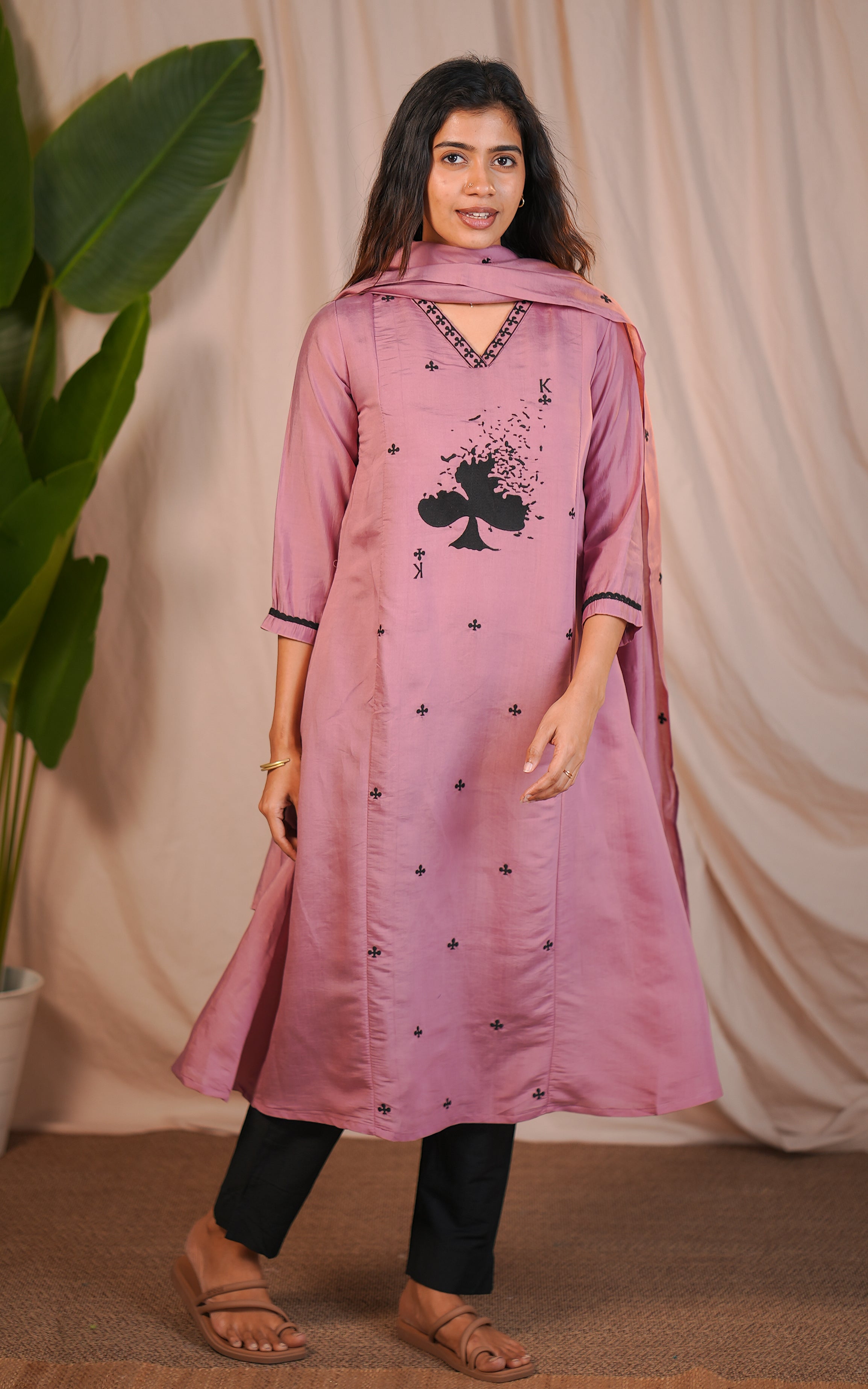 Meenvizhi A (Kurti+Dupatta)