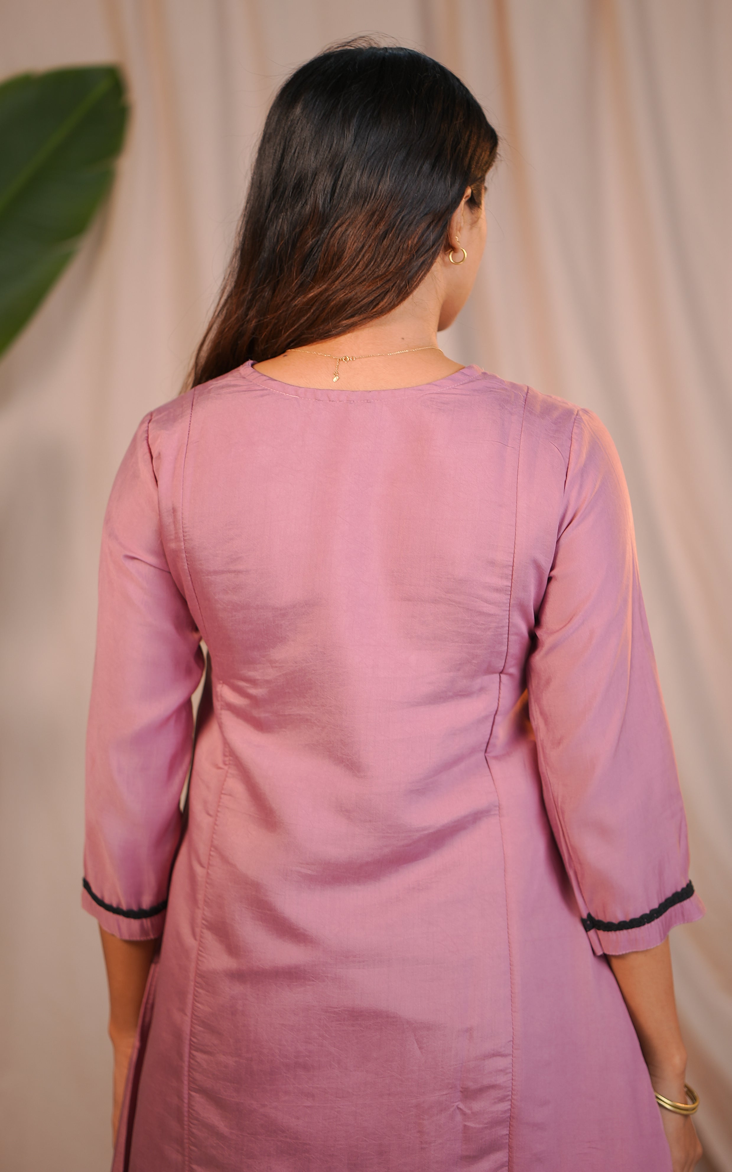 Meenvizhi A (Kurti+Dupatta)