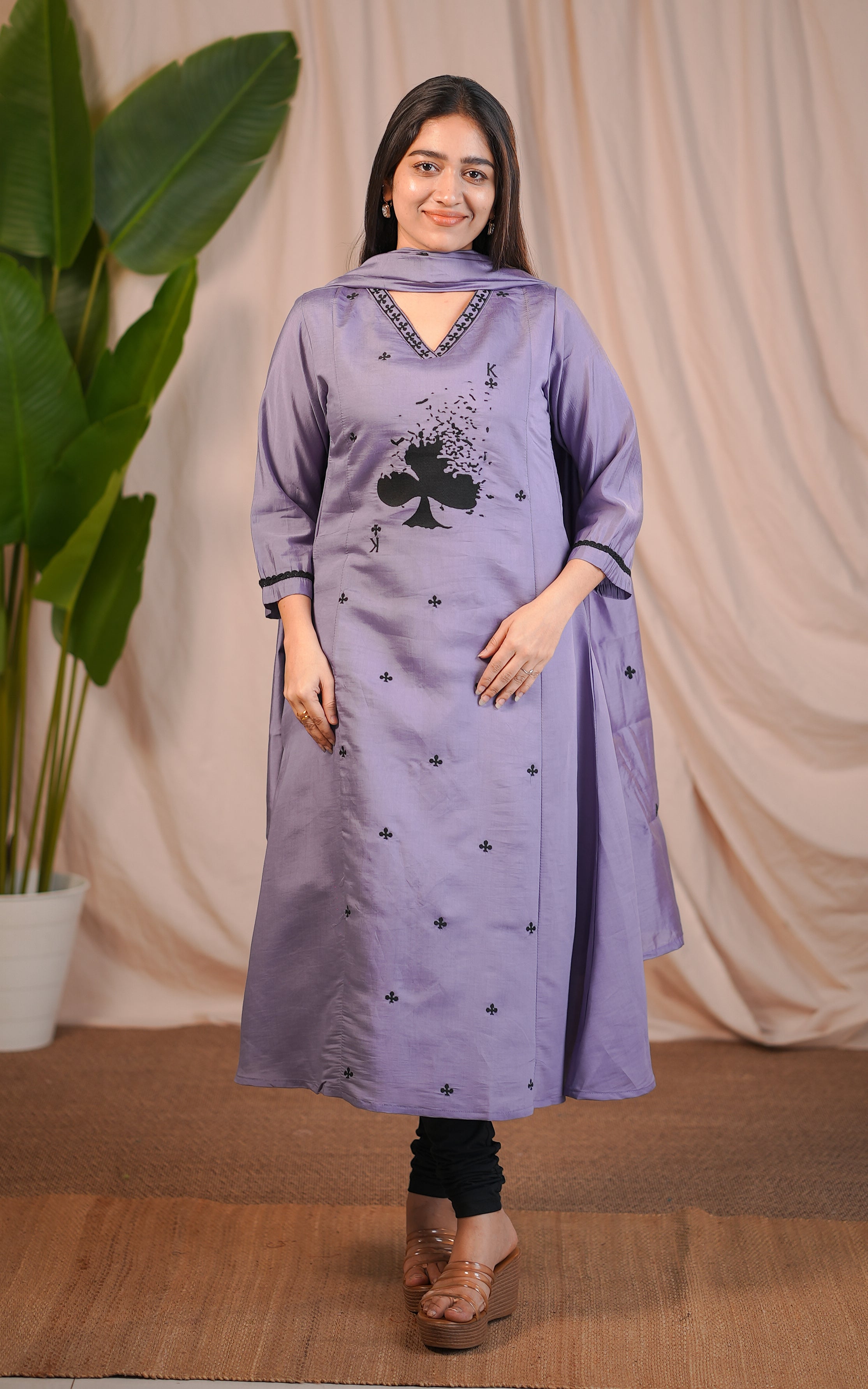 Meenvizhi B (Kurti+Dupatta)