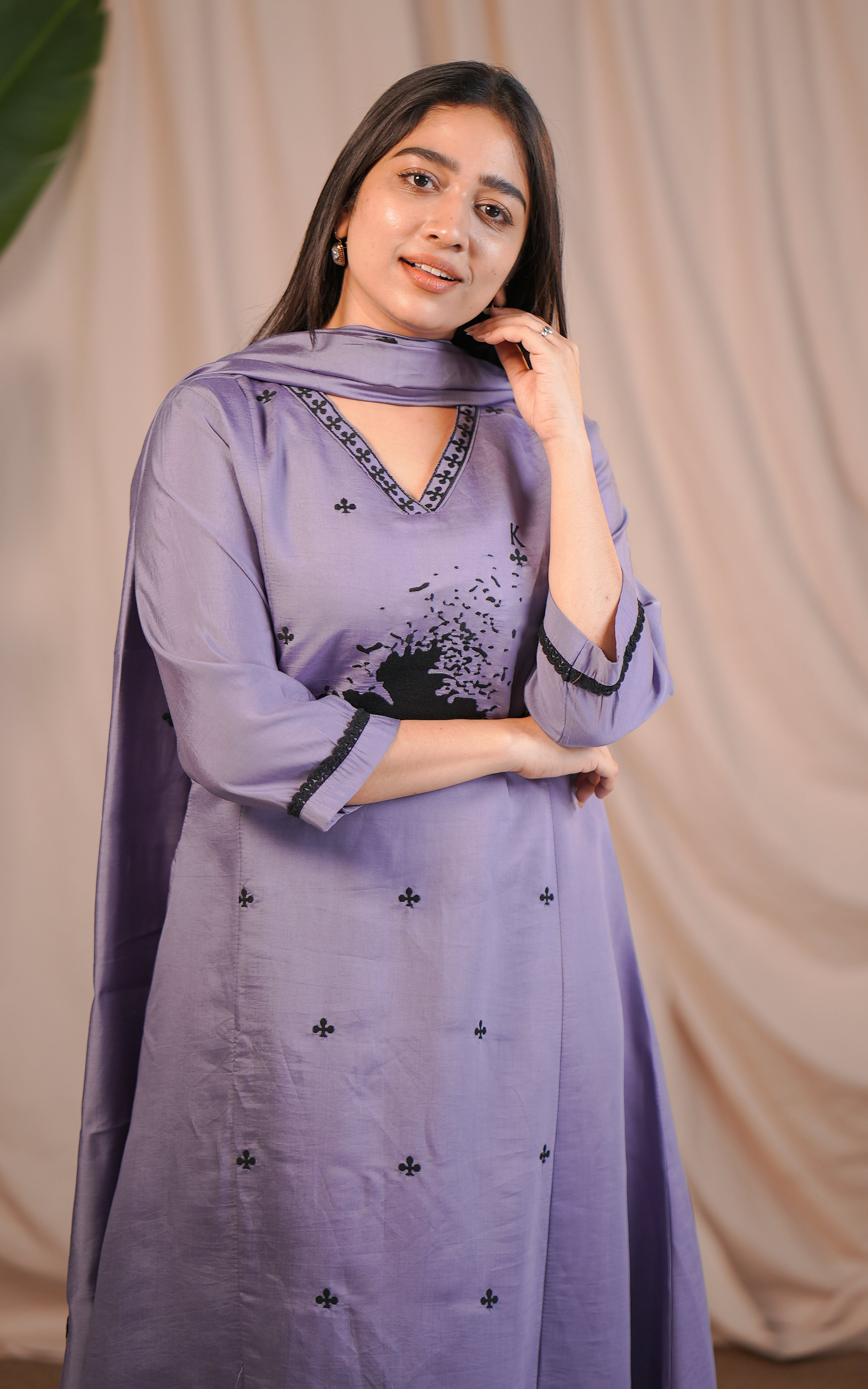Meenvizhi B (Kurti+Dupatta)