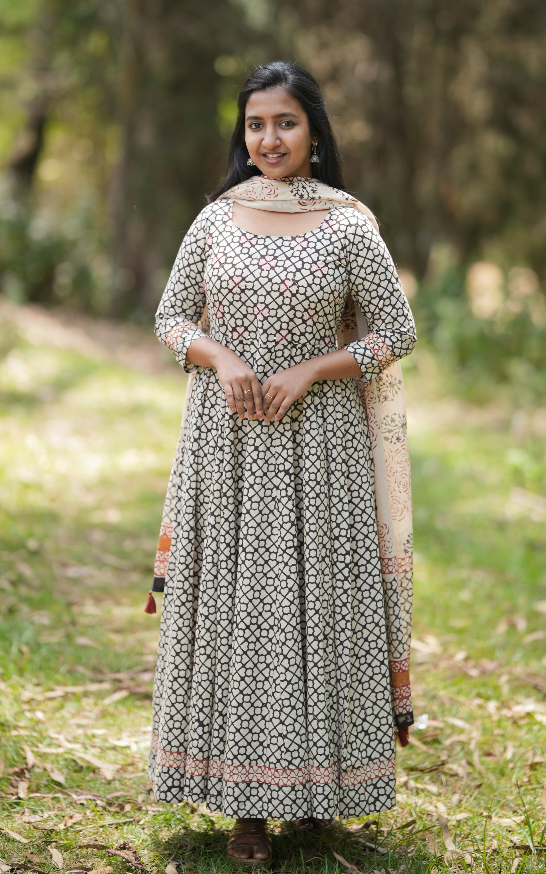 Anupriya E (Kurti+Dupatta)