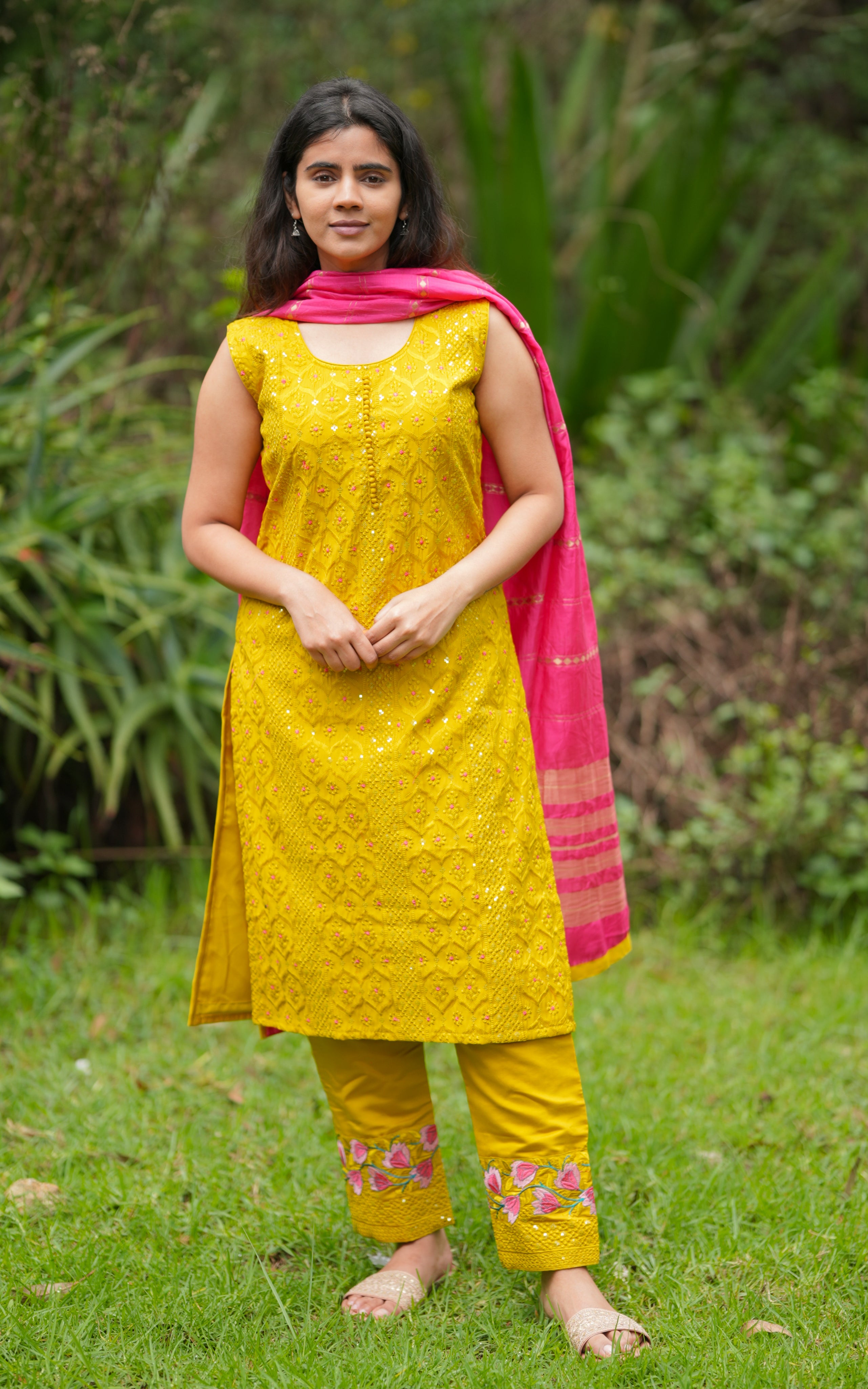 Akshita (Kurti+Pant+Dupatta)