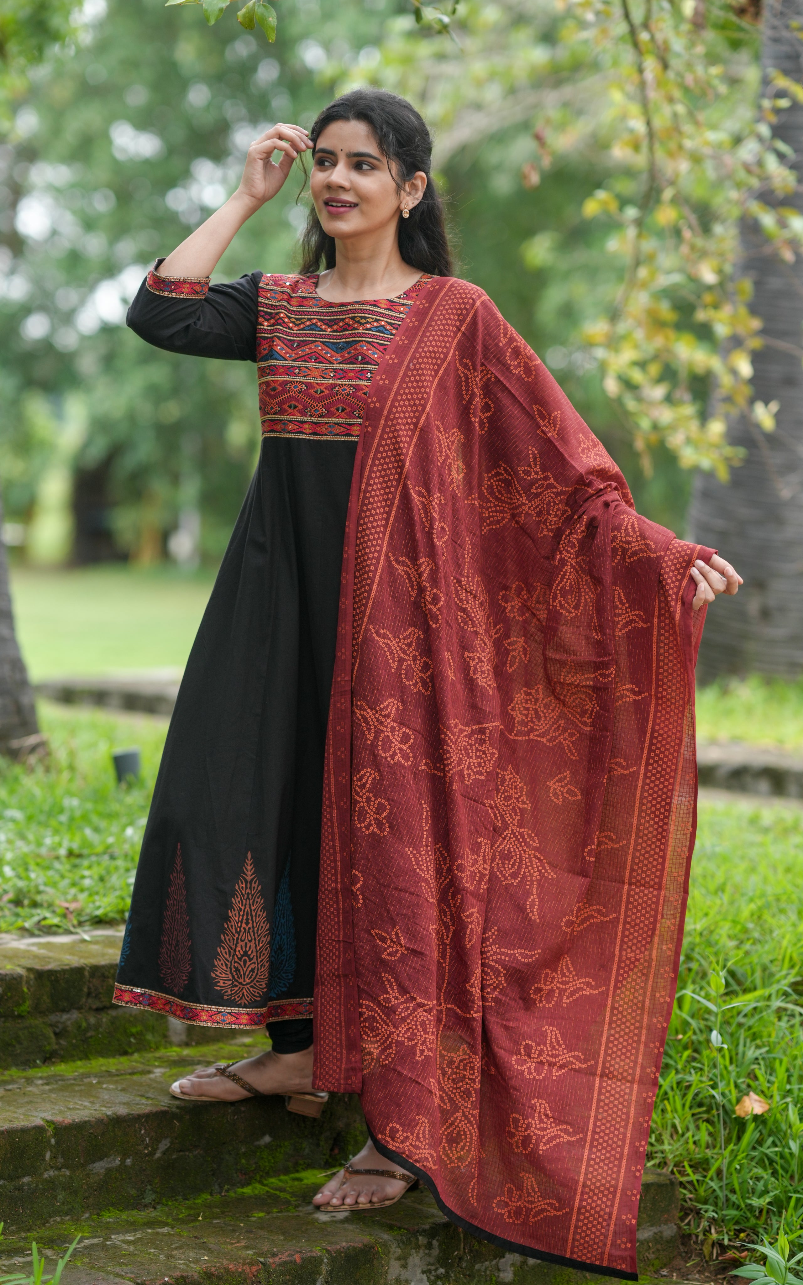 Poongkodi Black (Kurti+Dupatta)