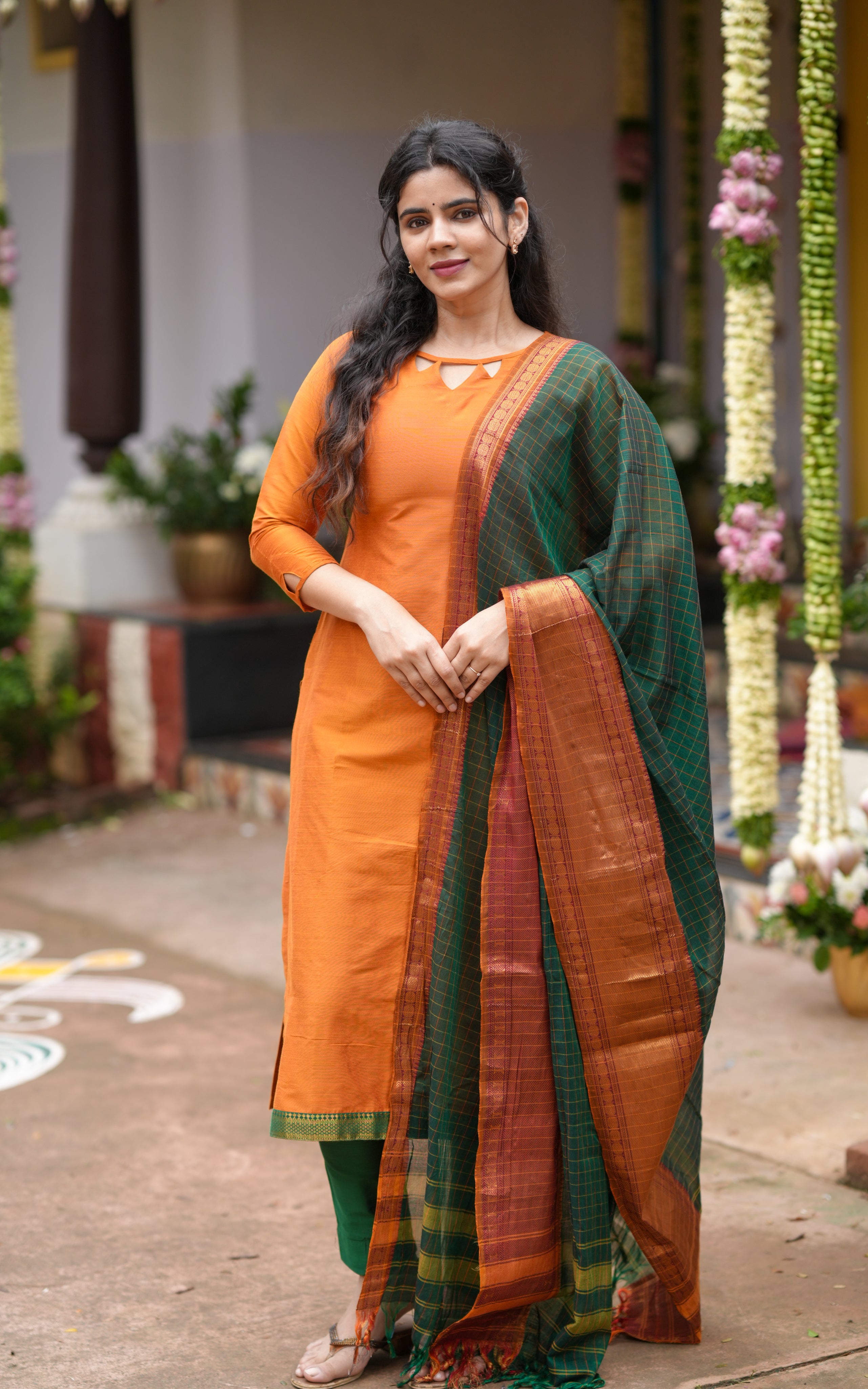 Straight-cut kurti set for women