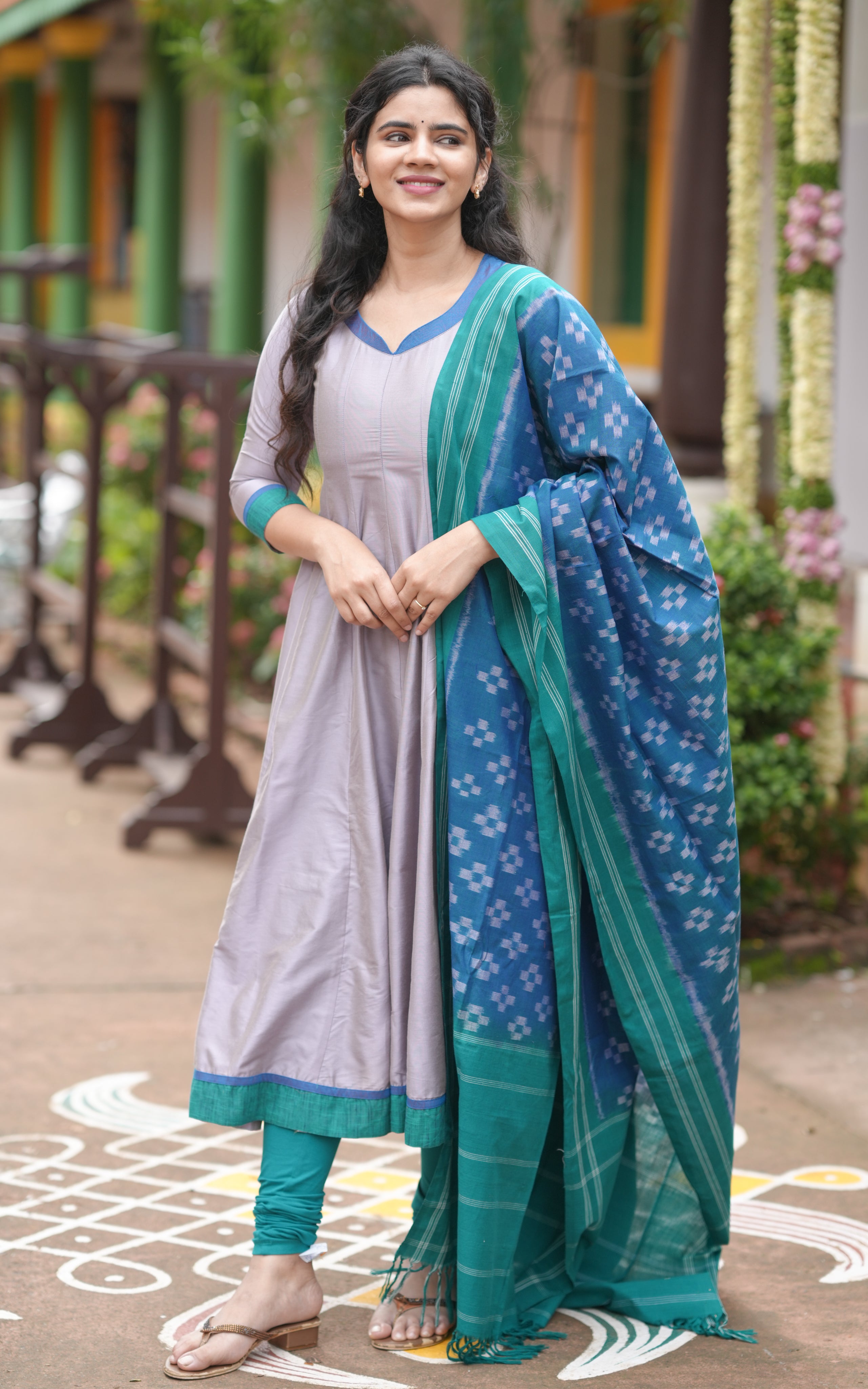 Kavini (Kurti+Dupatta)