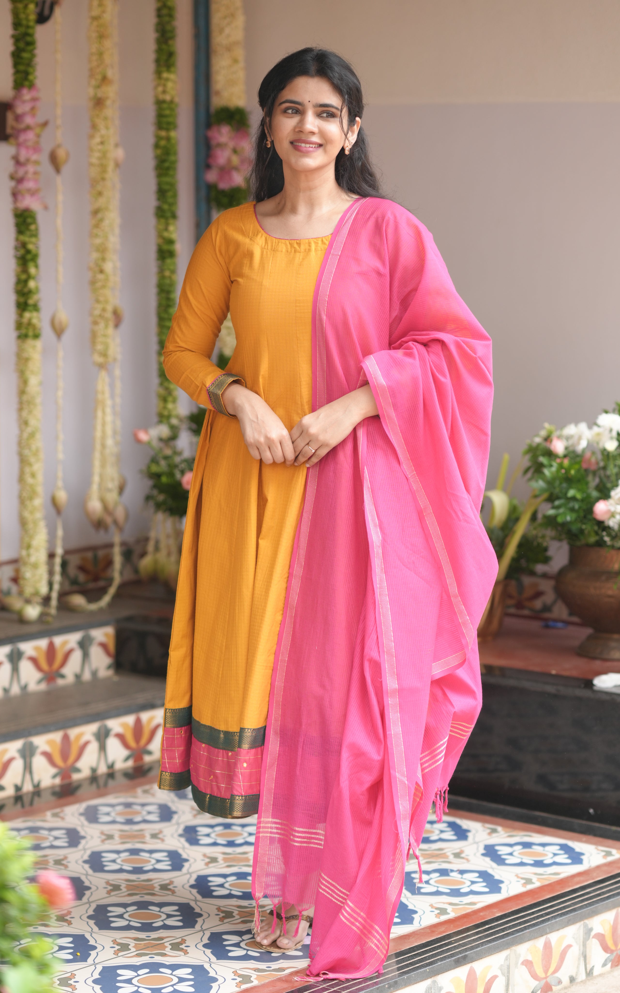 Muththazhagi (Kurti+Dupatta)