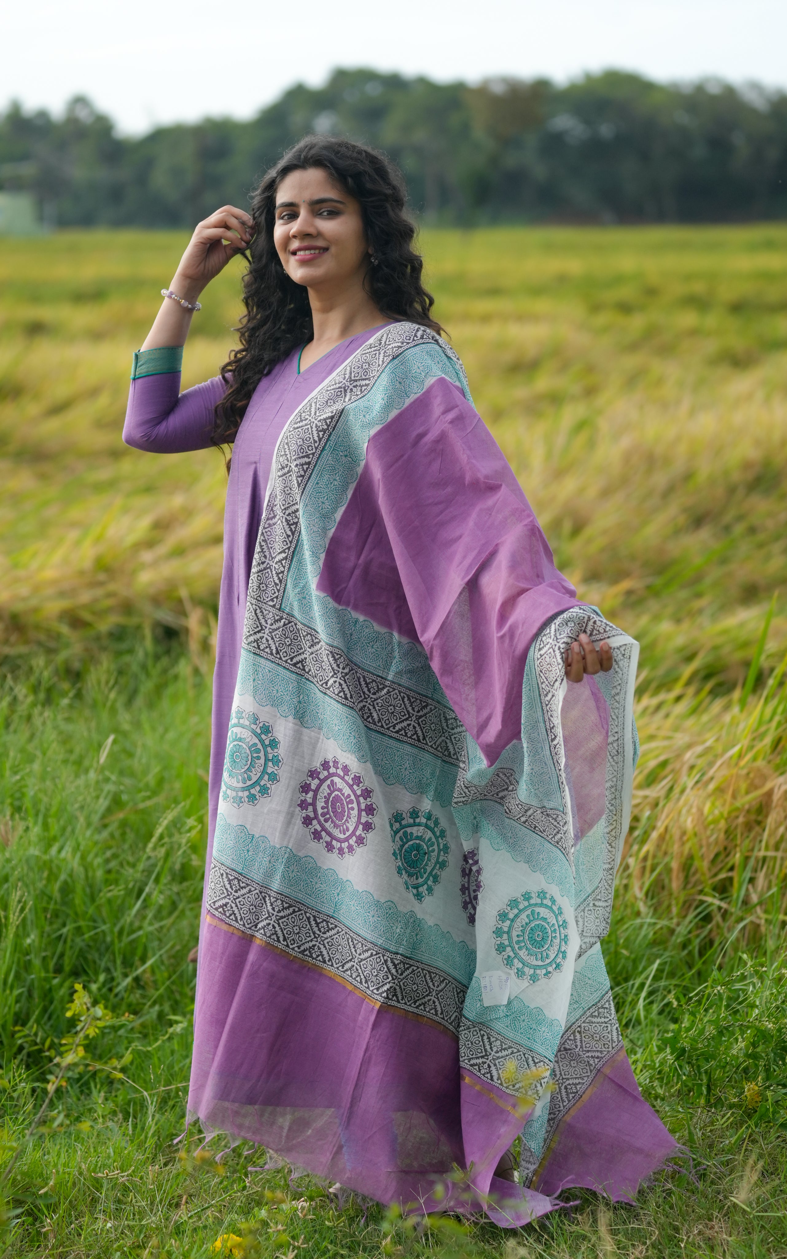 Kaniyarasi (Kurti+Dupatta)