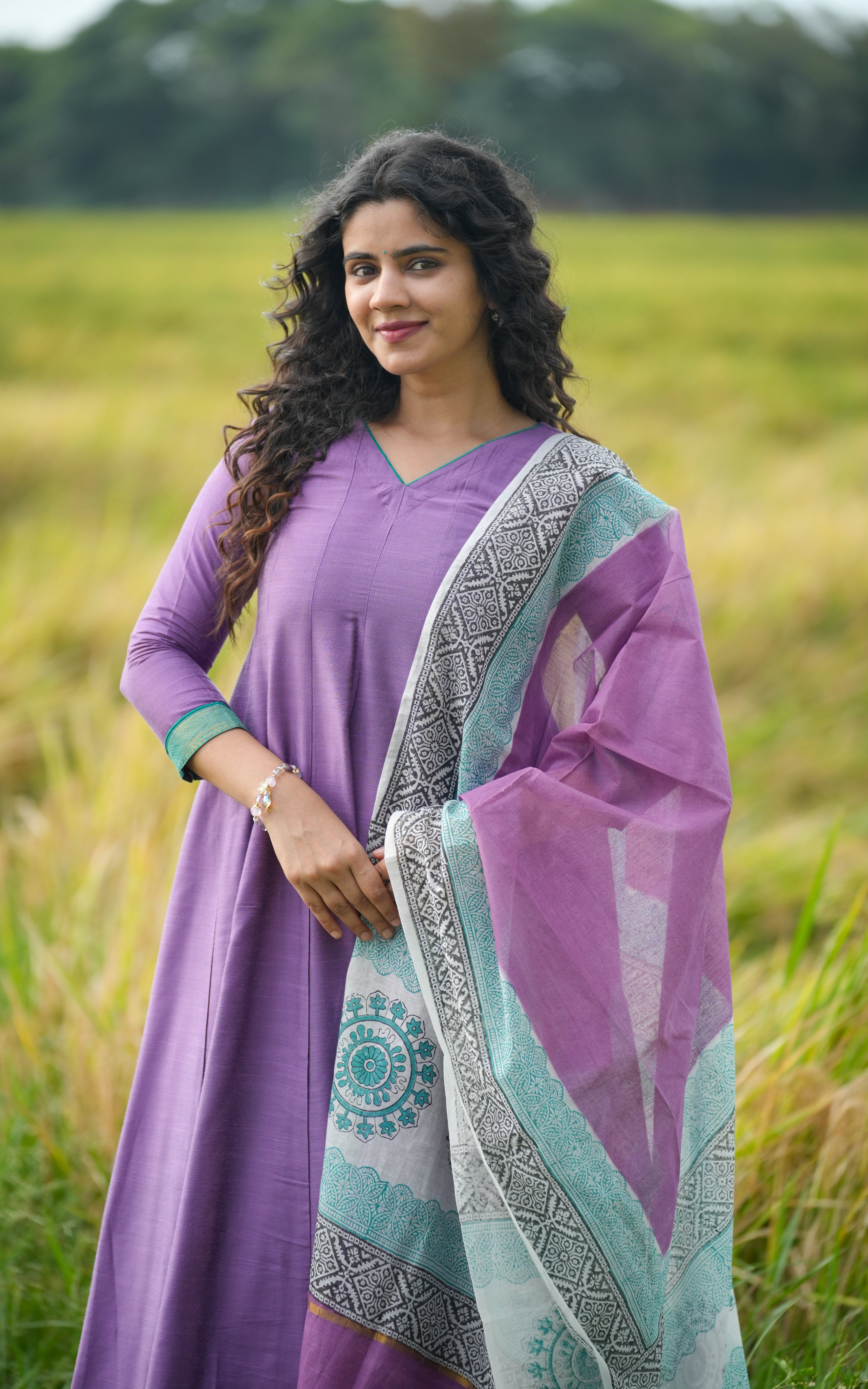Kaniyarasi (Kurti+Dupatta)
