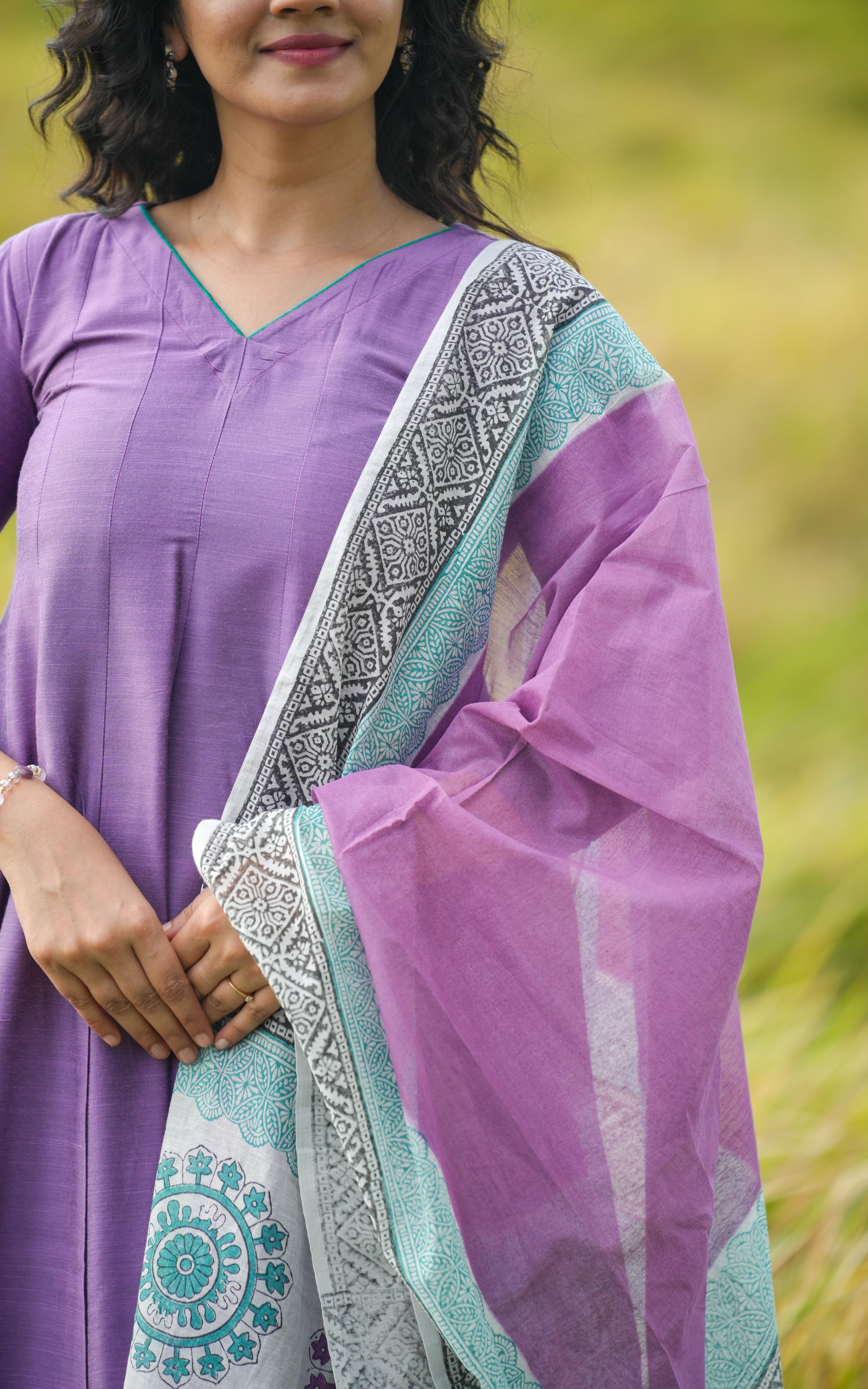 Kaniyarasi (Kurti+Dupatta)