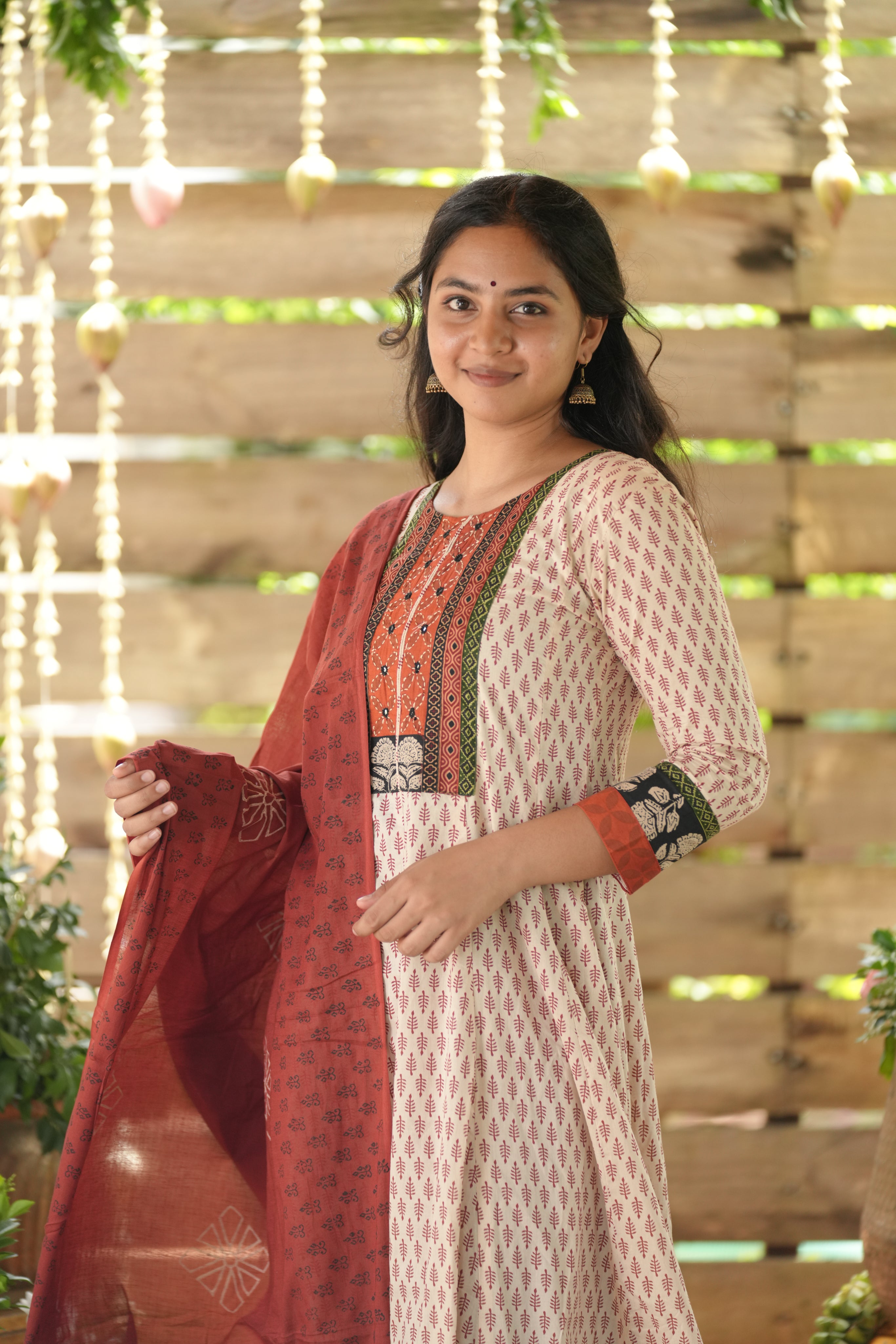 Ragavi (Kurti+Dupatta)
