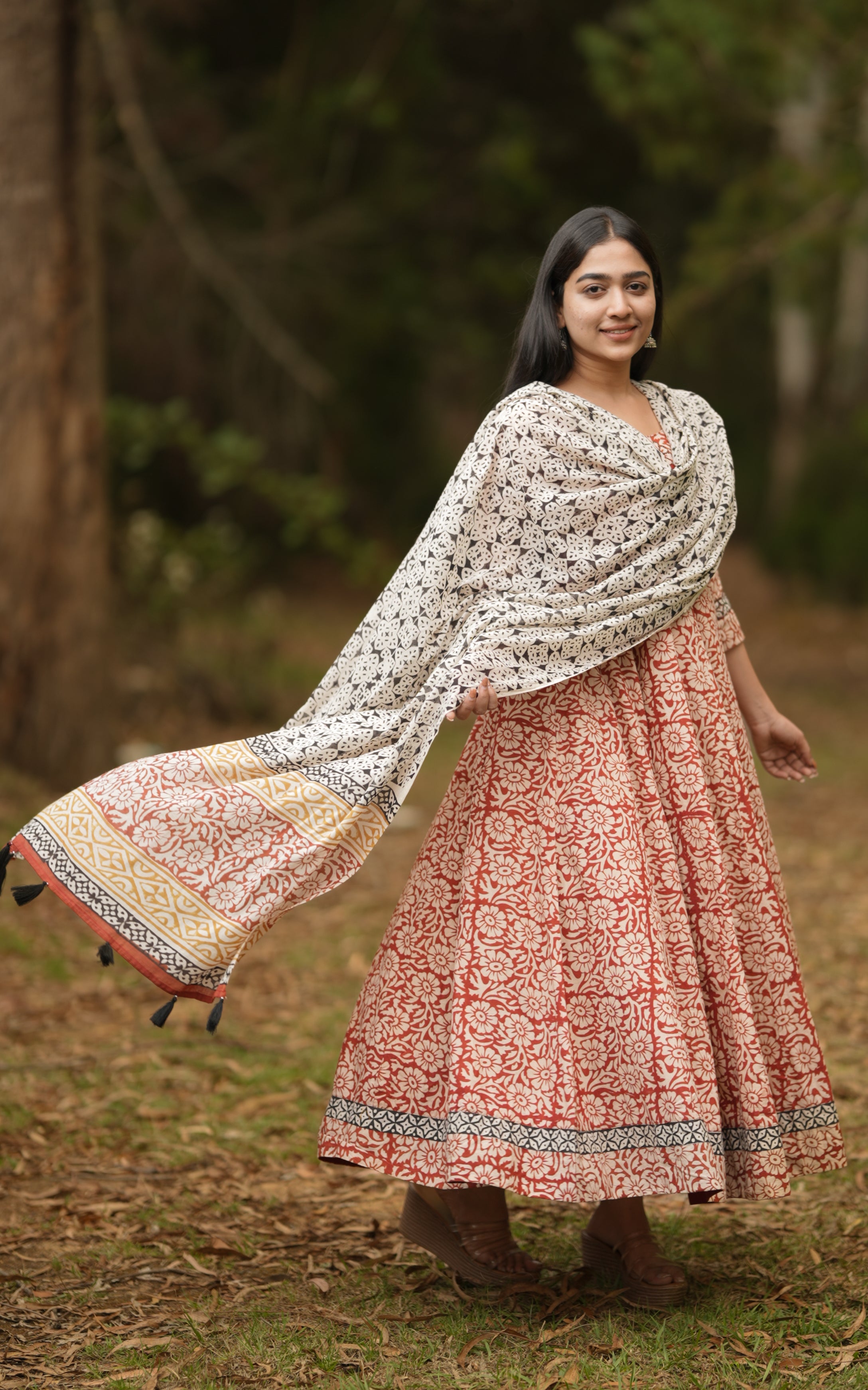 Anupriya A (Kurti+Dupatta)