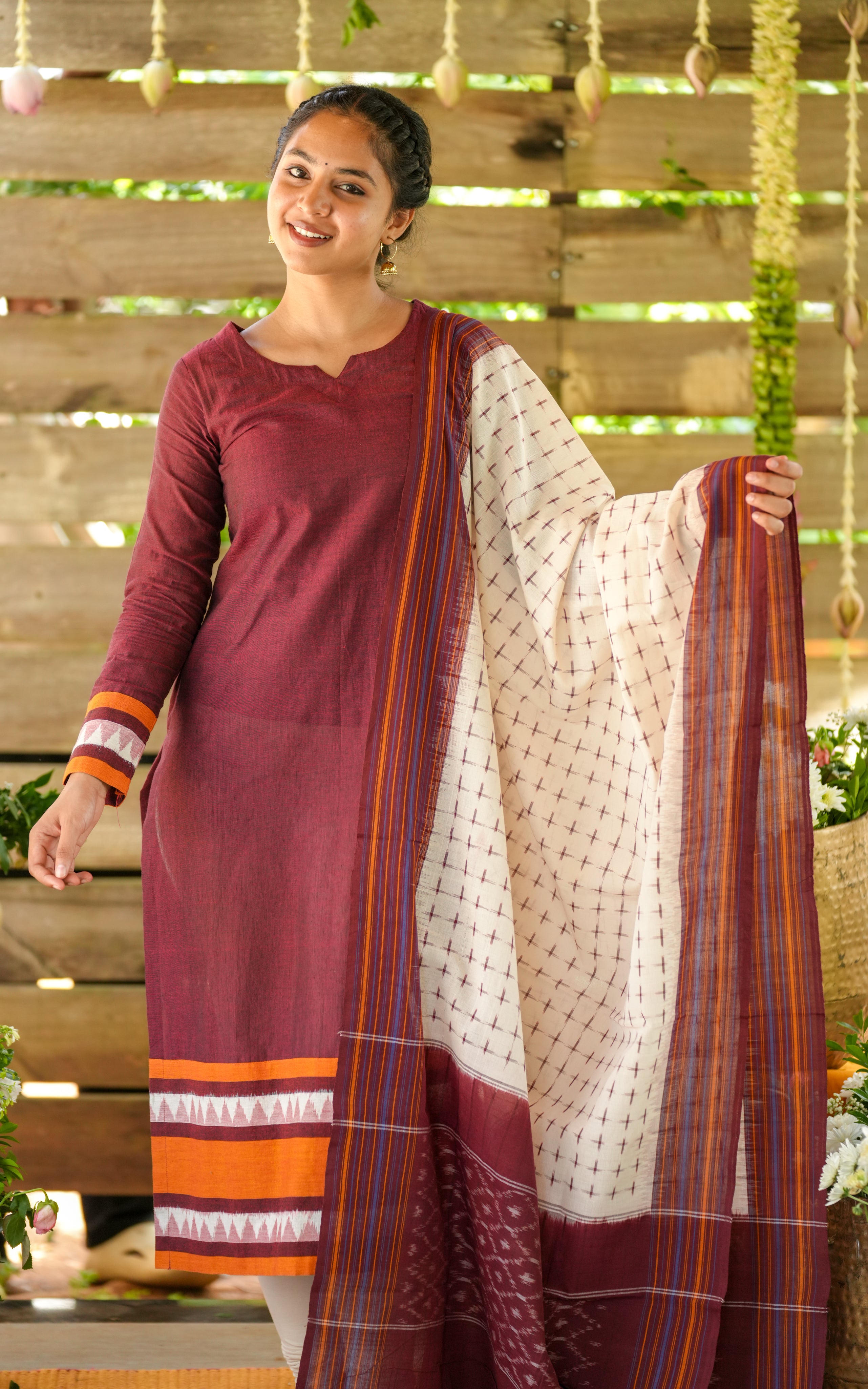 Aval Kuzhal A (Kurti+Dupatta)