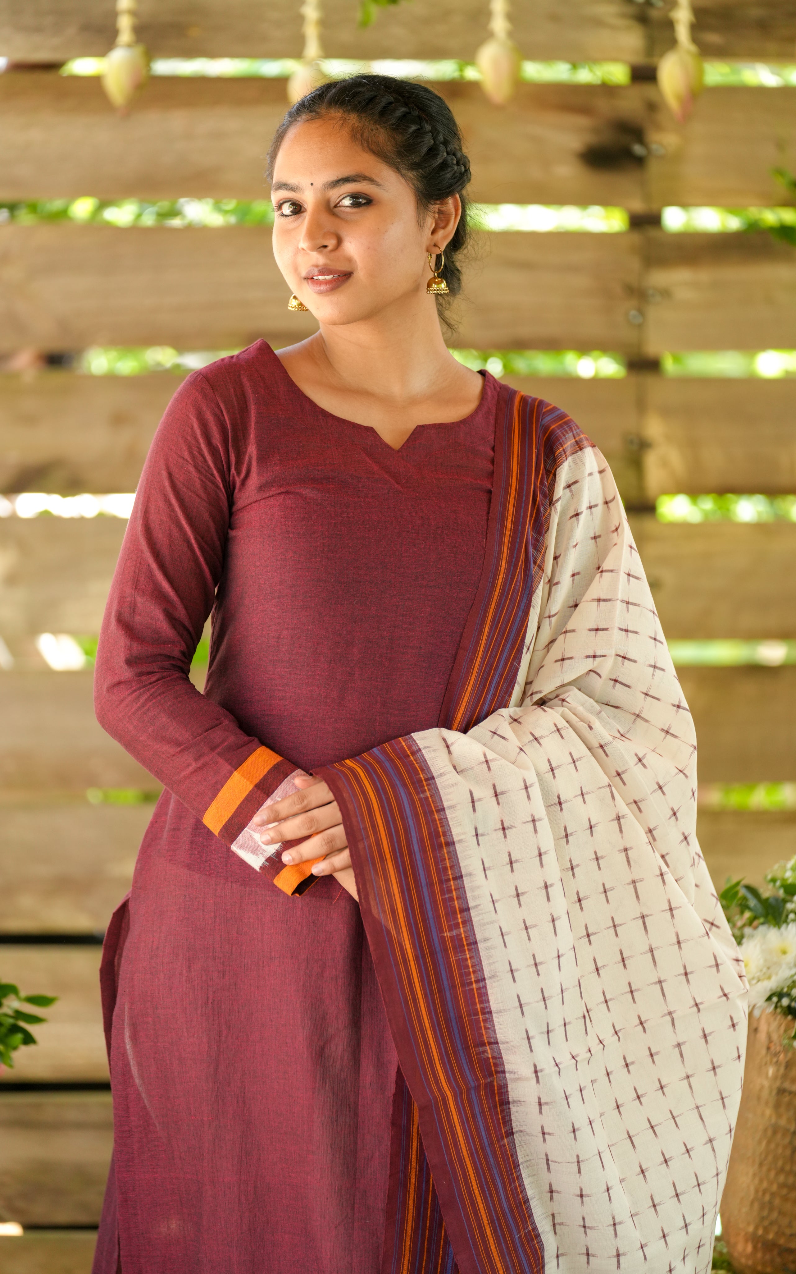 Aval Kuzhal A (Kurti+Dupatta)