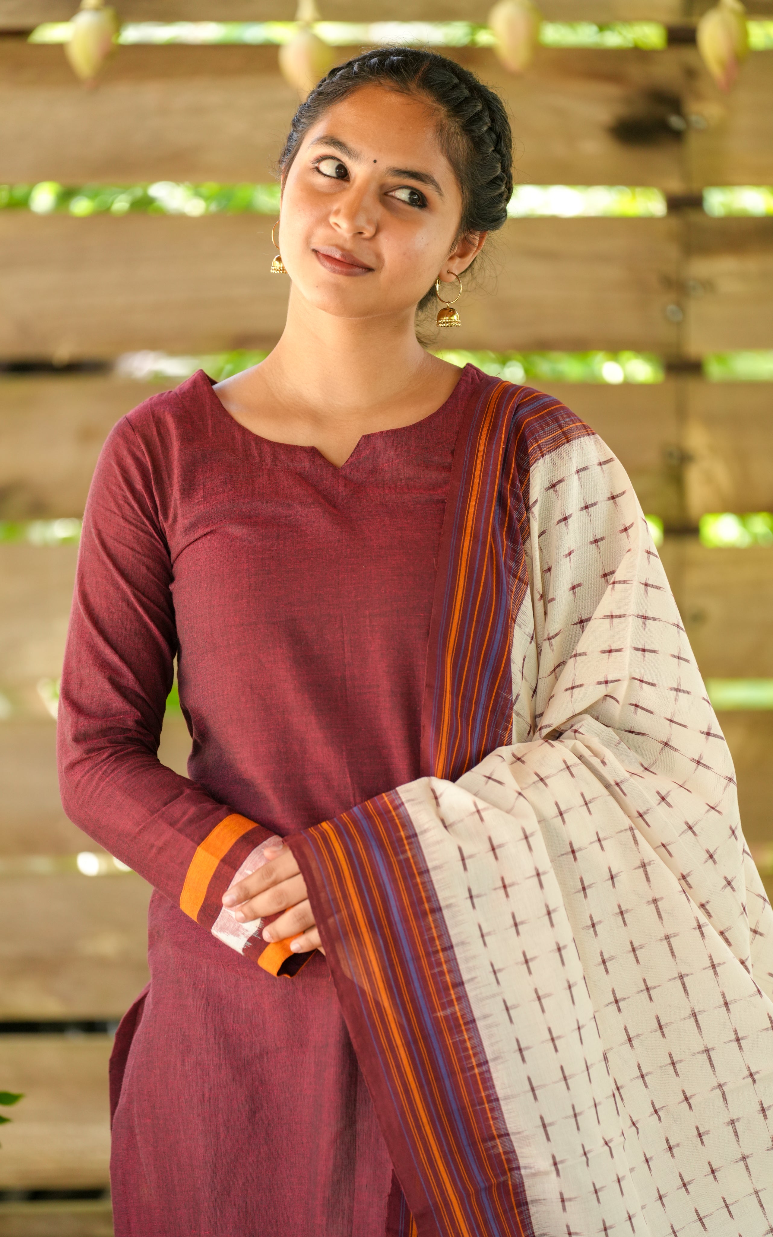 Aval Kuzhal A (Kurti+Dupatta)