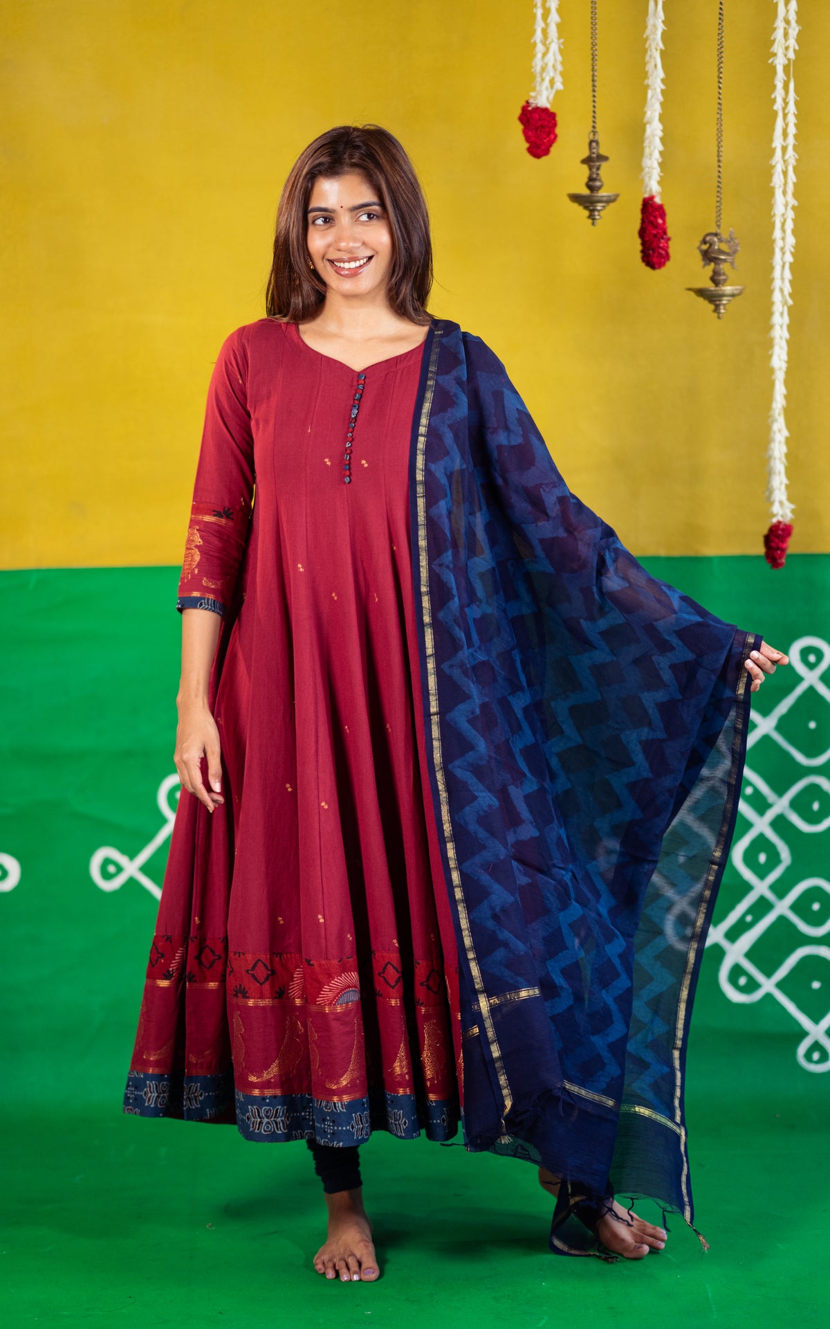 Vintage Vizha Paingili (Kurti+Dupatta)