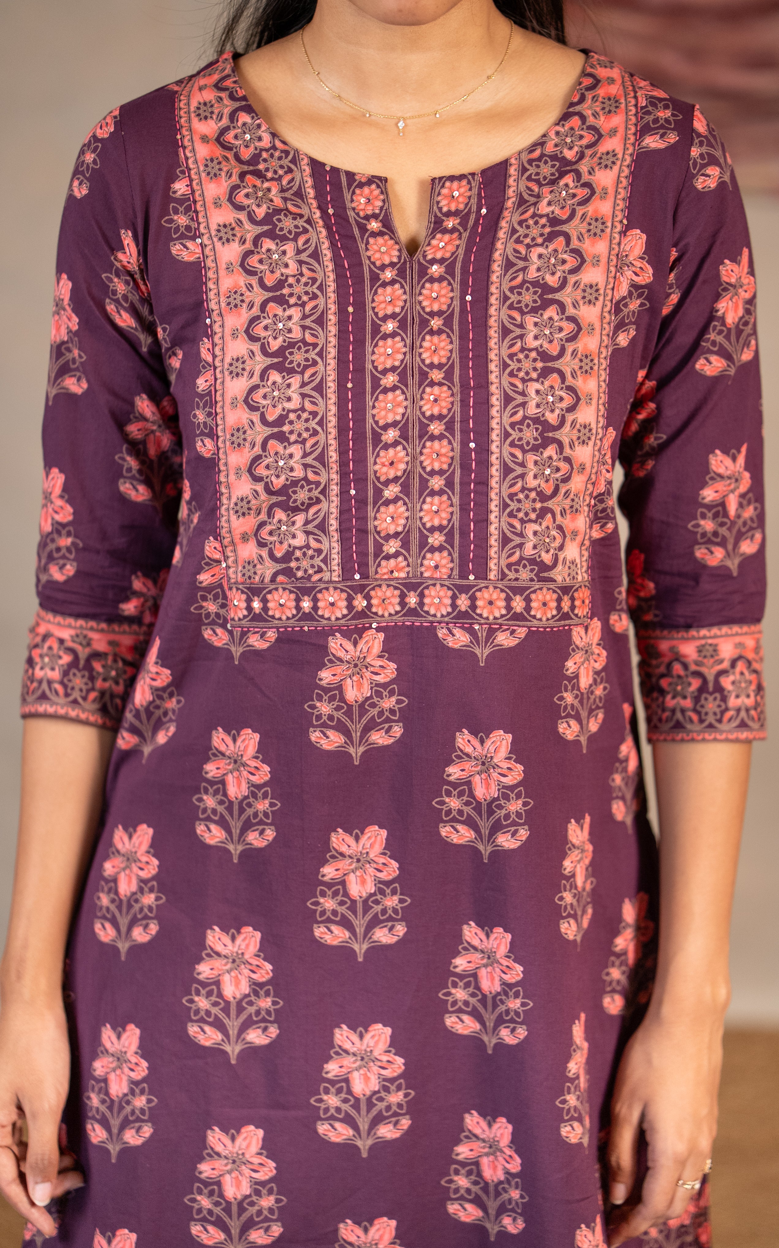 Smart look straight cut kurti with side slit design