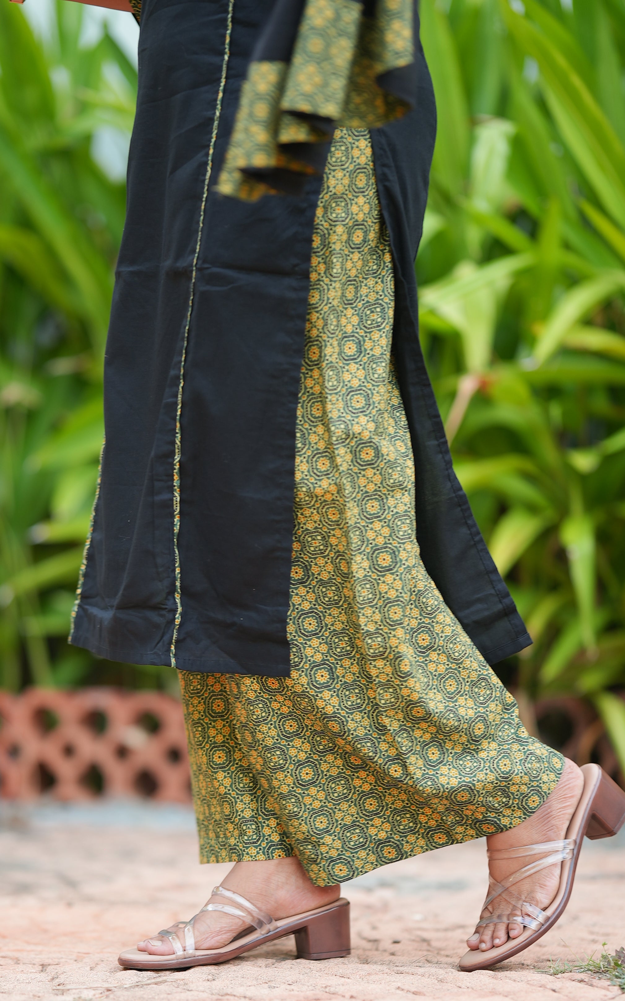 Simple ethnic wear
