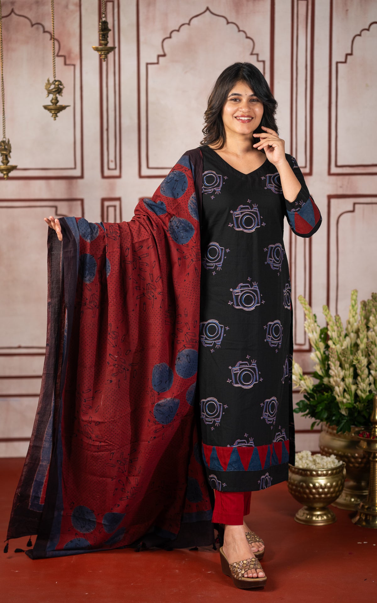 Clicks and Flash (Kurti+Dupatta)
