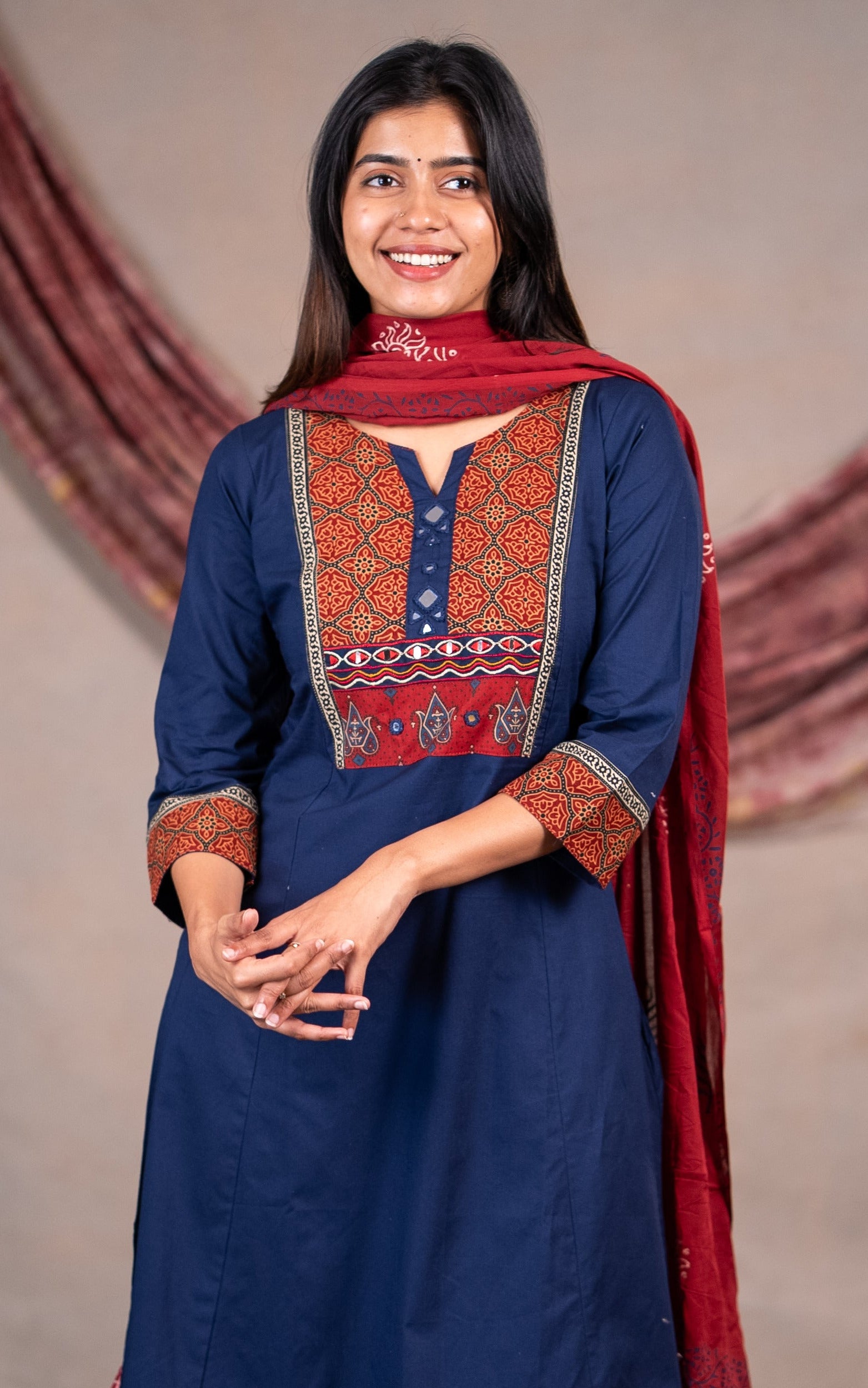 Tharshika (Kurti+Dupatta)
