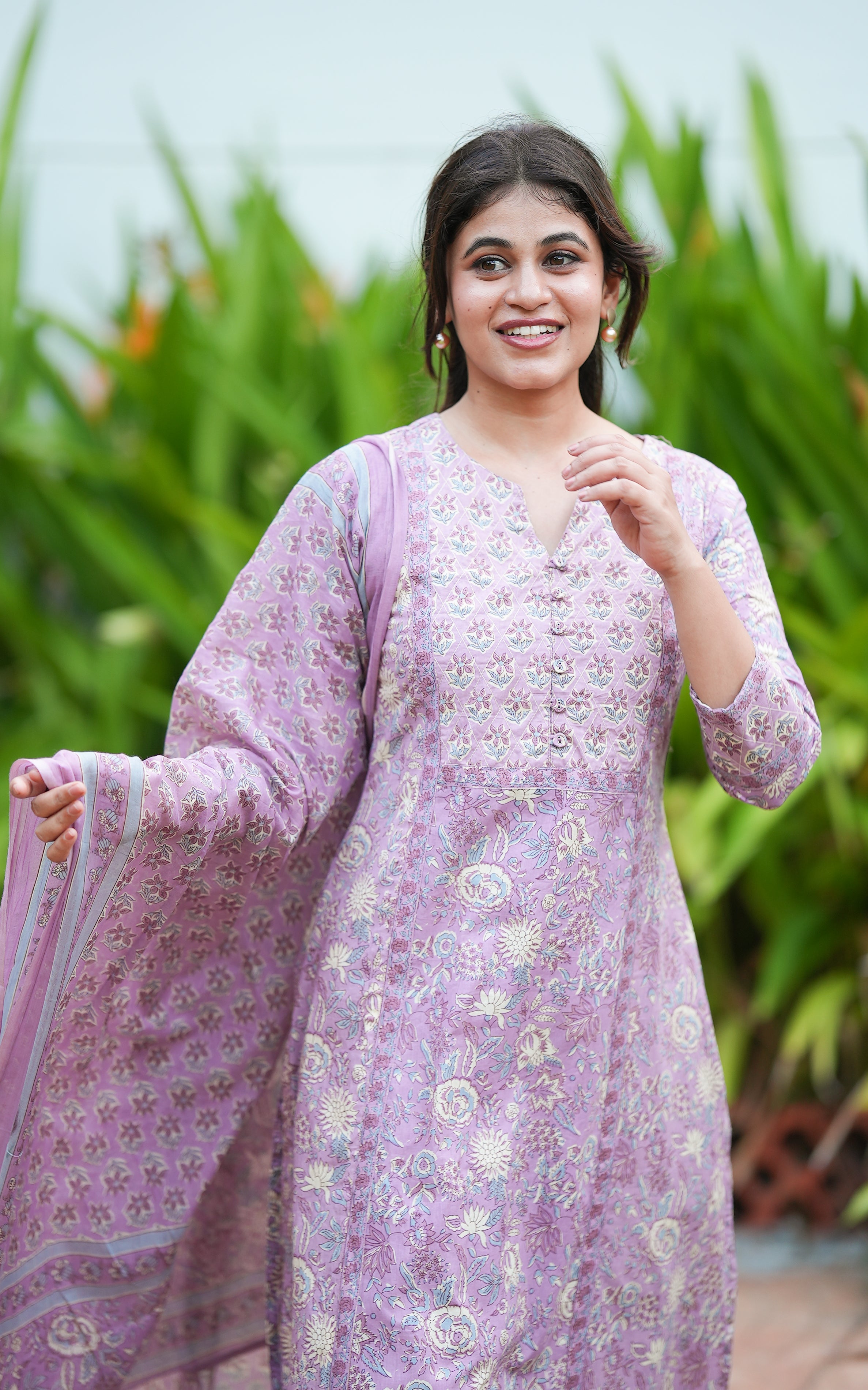 Yuvapriya Lavendar (Kurti+Pant+Dupatta)