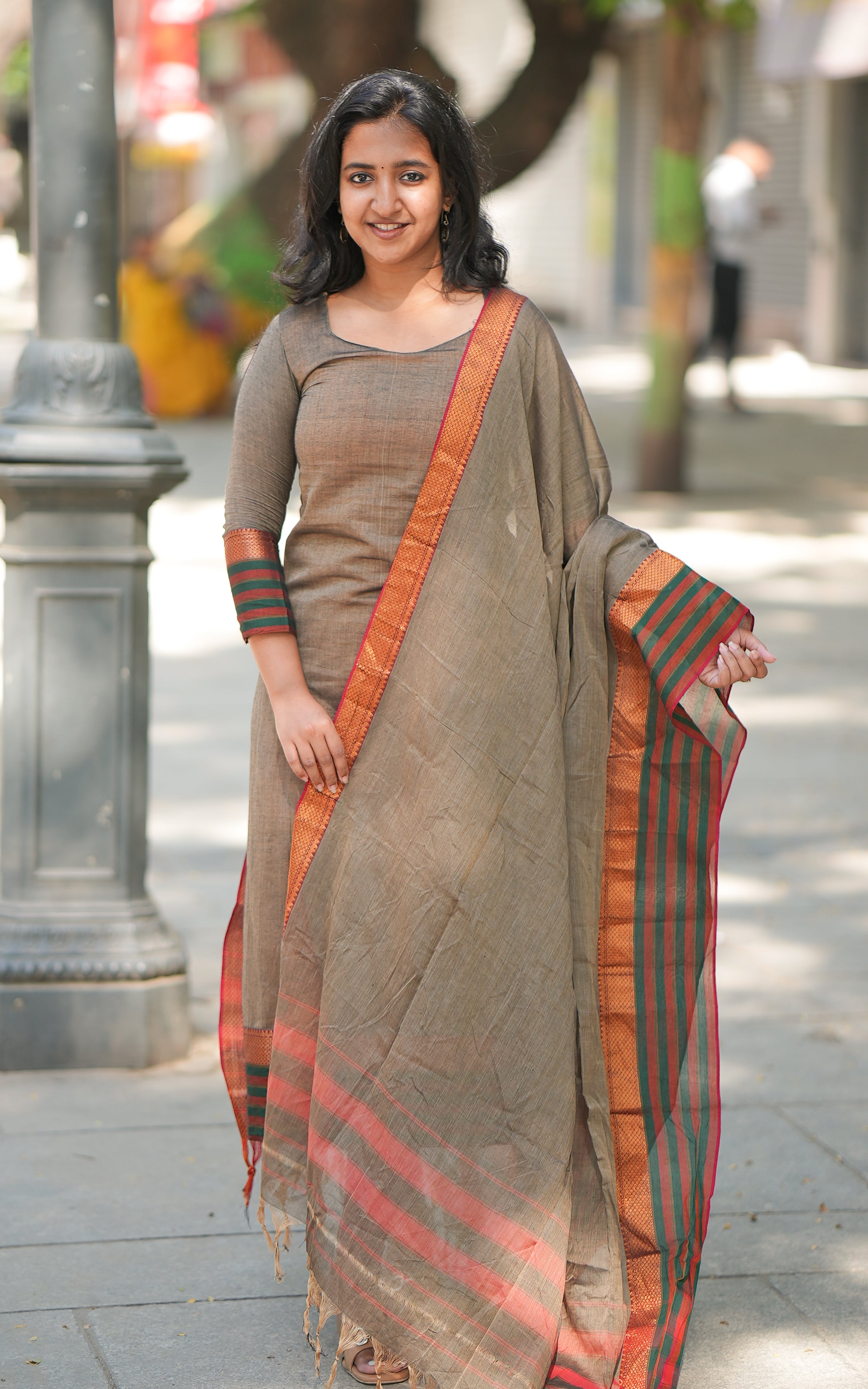 Aadhvita C (Kurti+Dupatta)