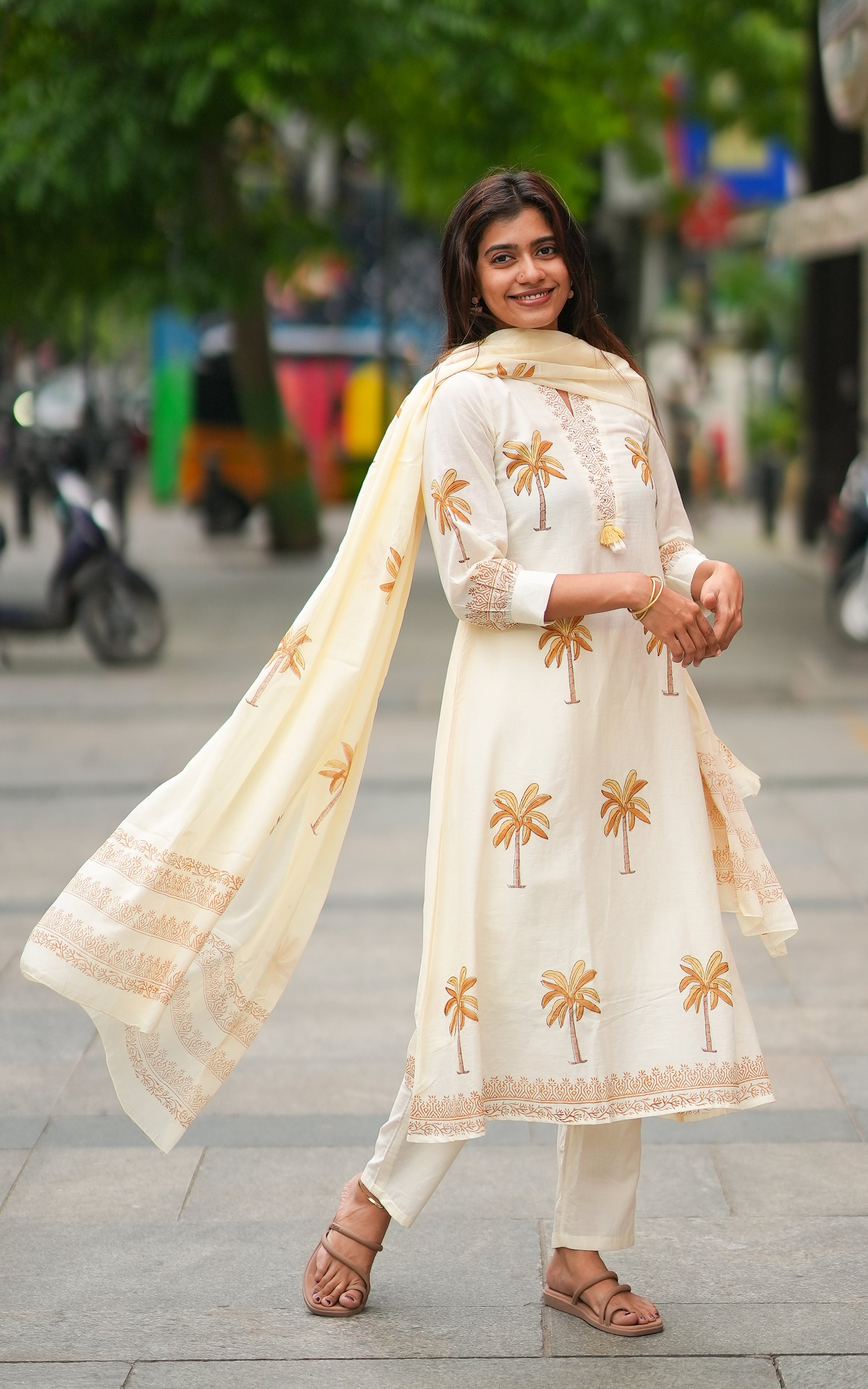 White Beauty A (Kurti+Pant+Dupatta)
