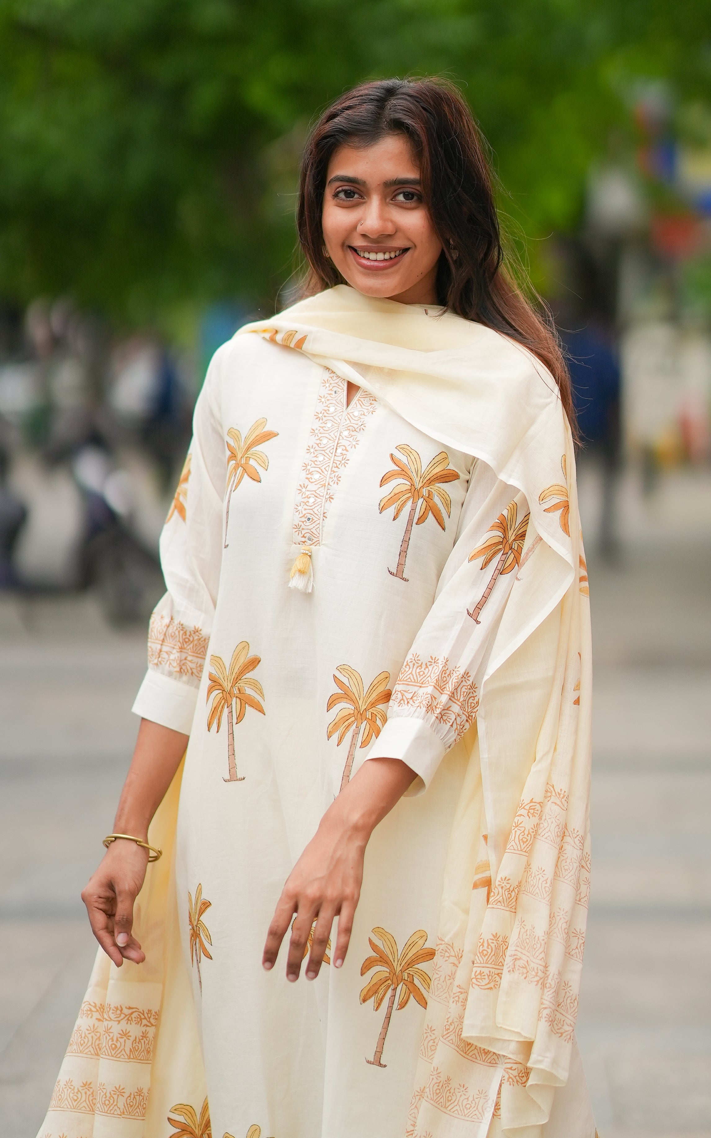White Beauty A (Kurti+Pant+Dupatta)