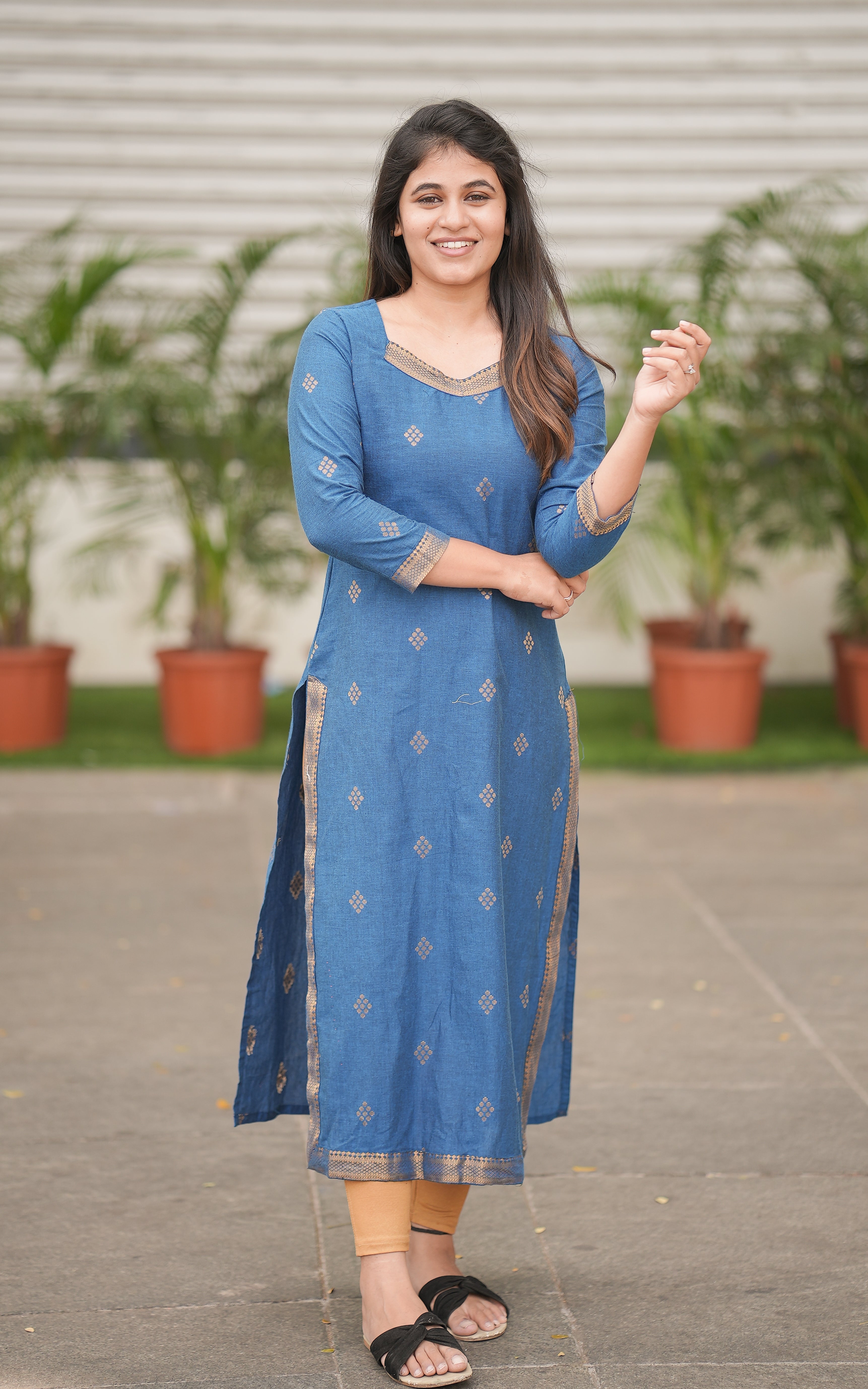 Finding The Best Indian Kurtis Online During The Christmas Sale
