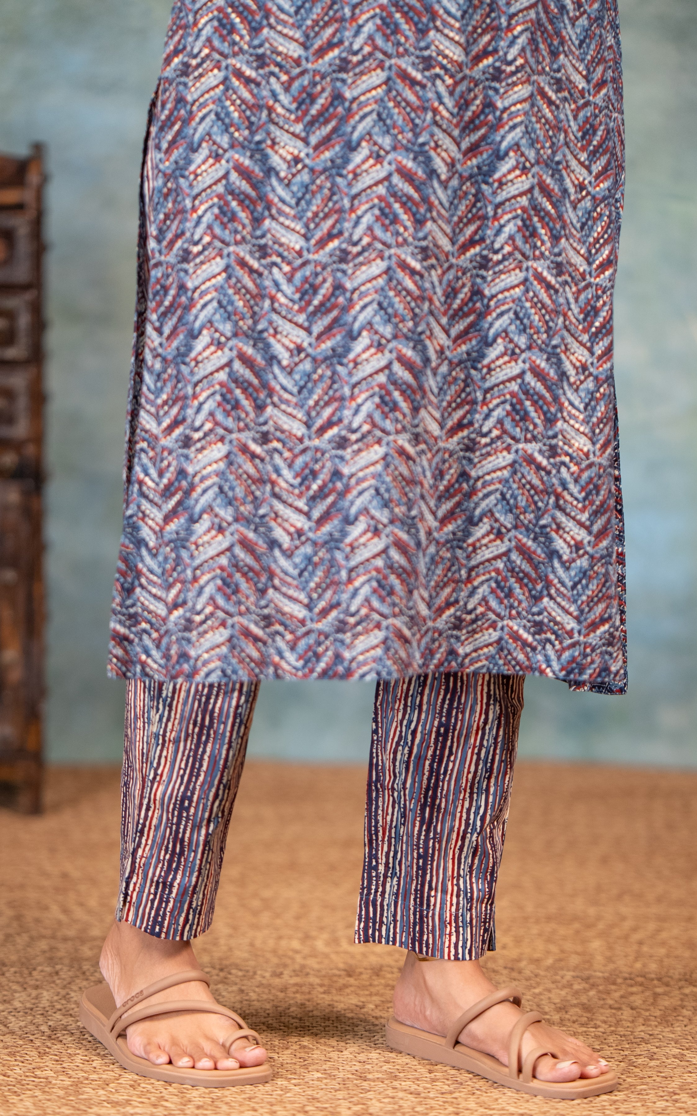 Smart Look V Neck Kurti With Side Slit Detail