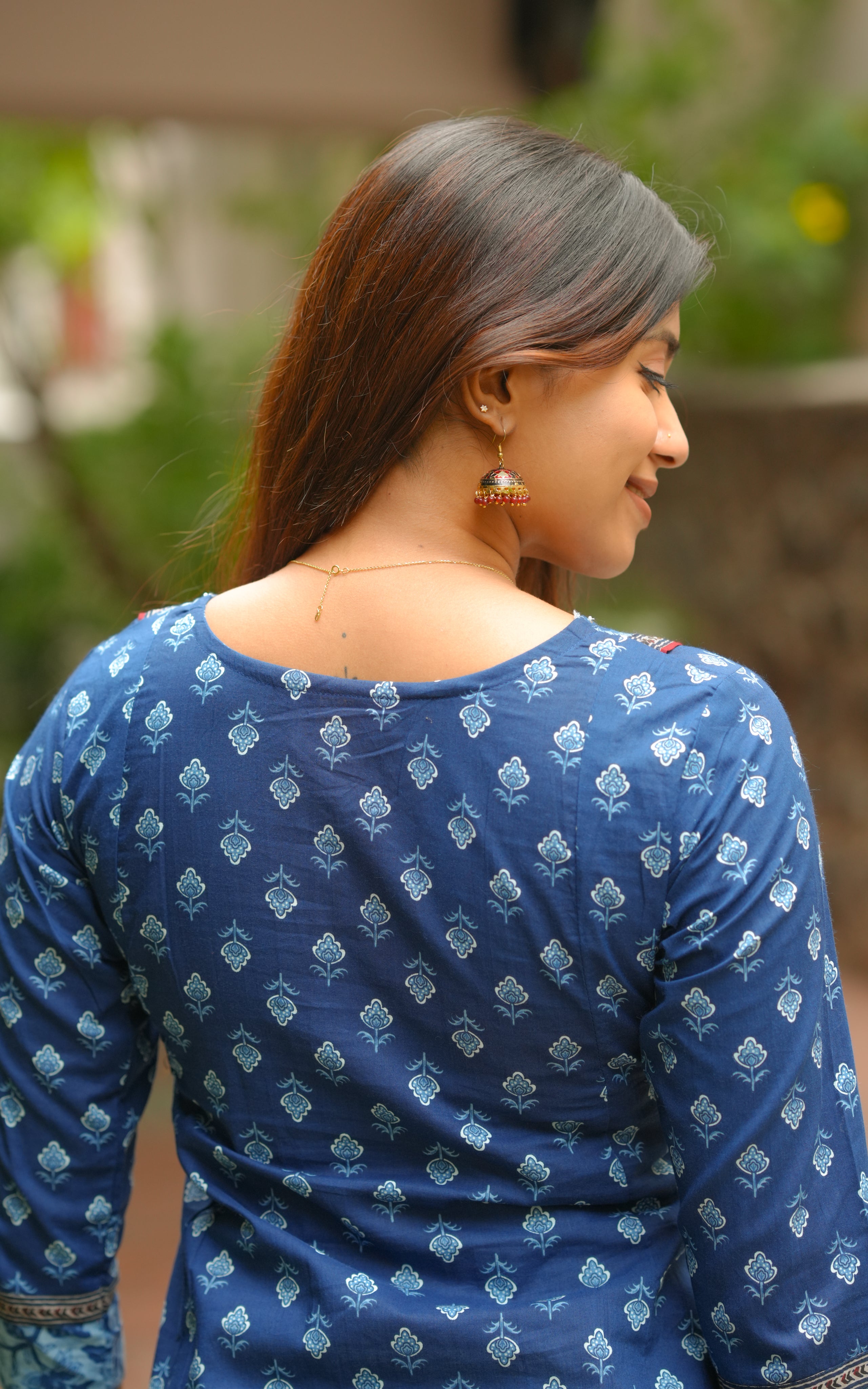 The indigo shade gives a rich, earthy vibe suitable for all seasons.