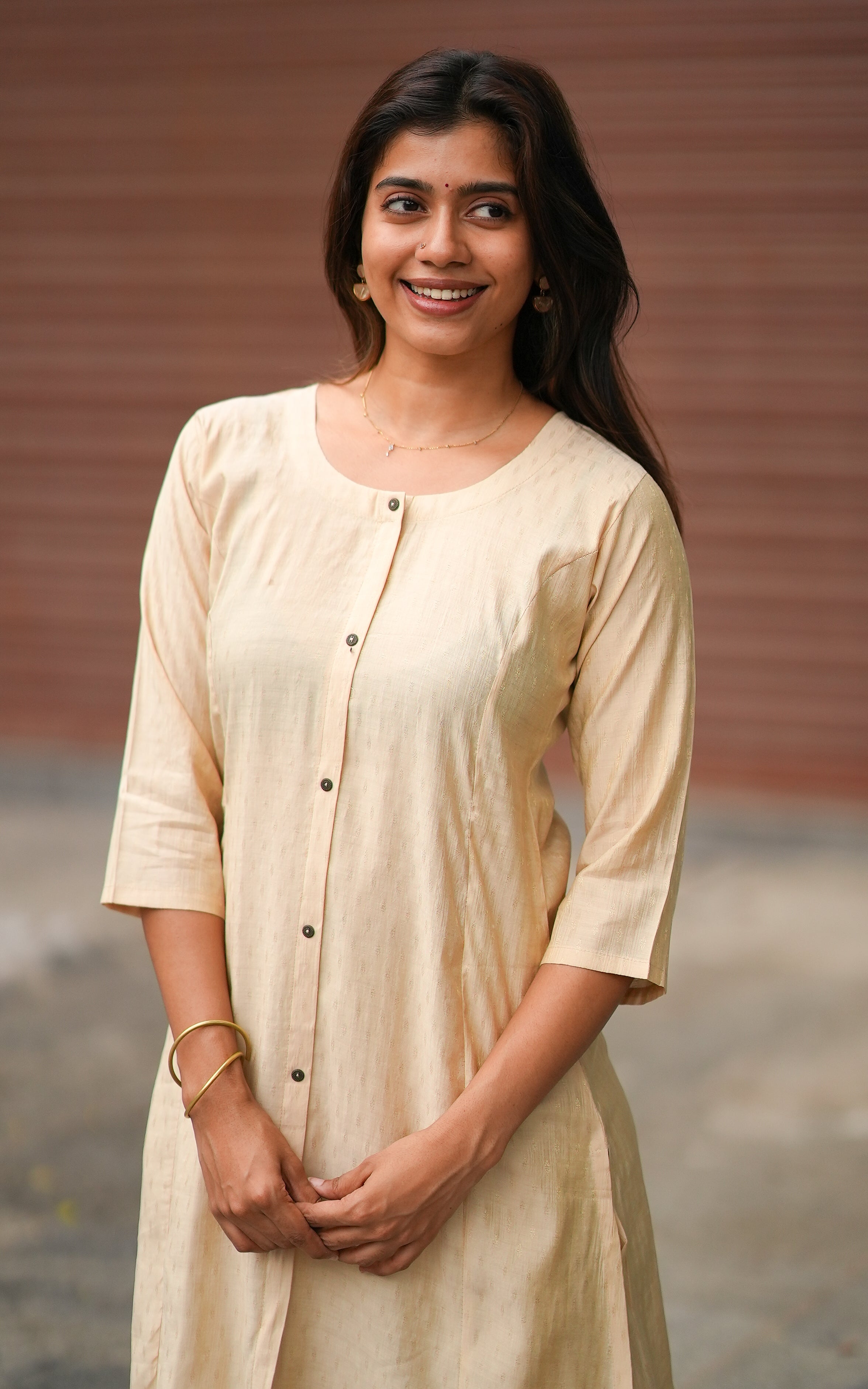 Leena Beige