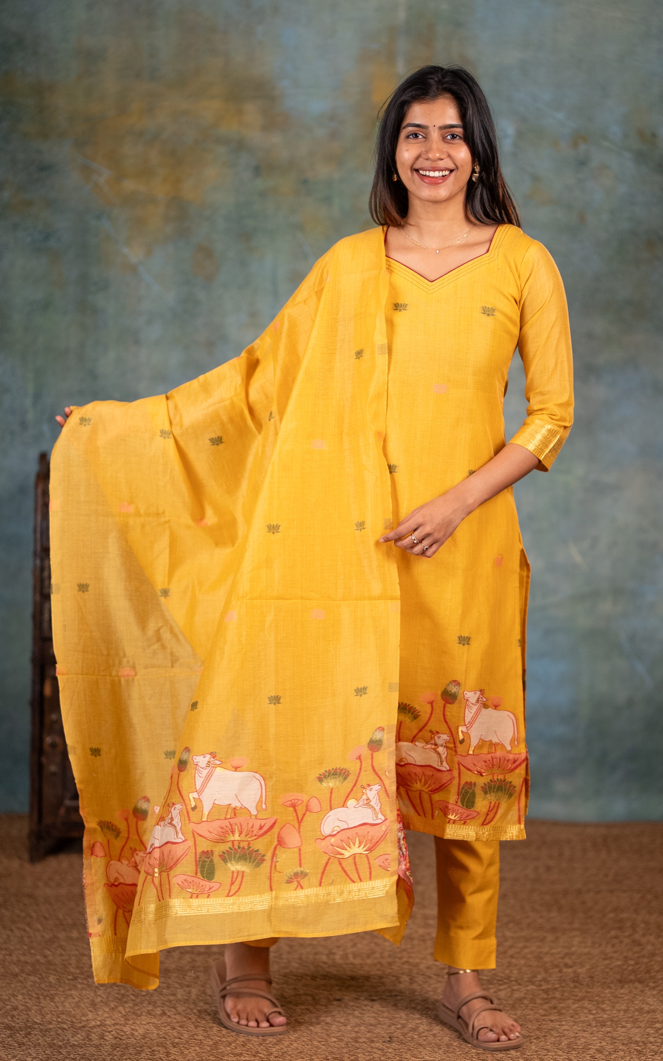 Varnisha (Kurti+Pant+Dupatta)