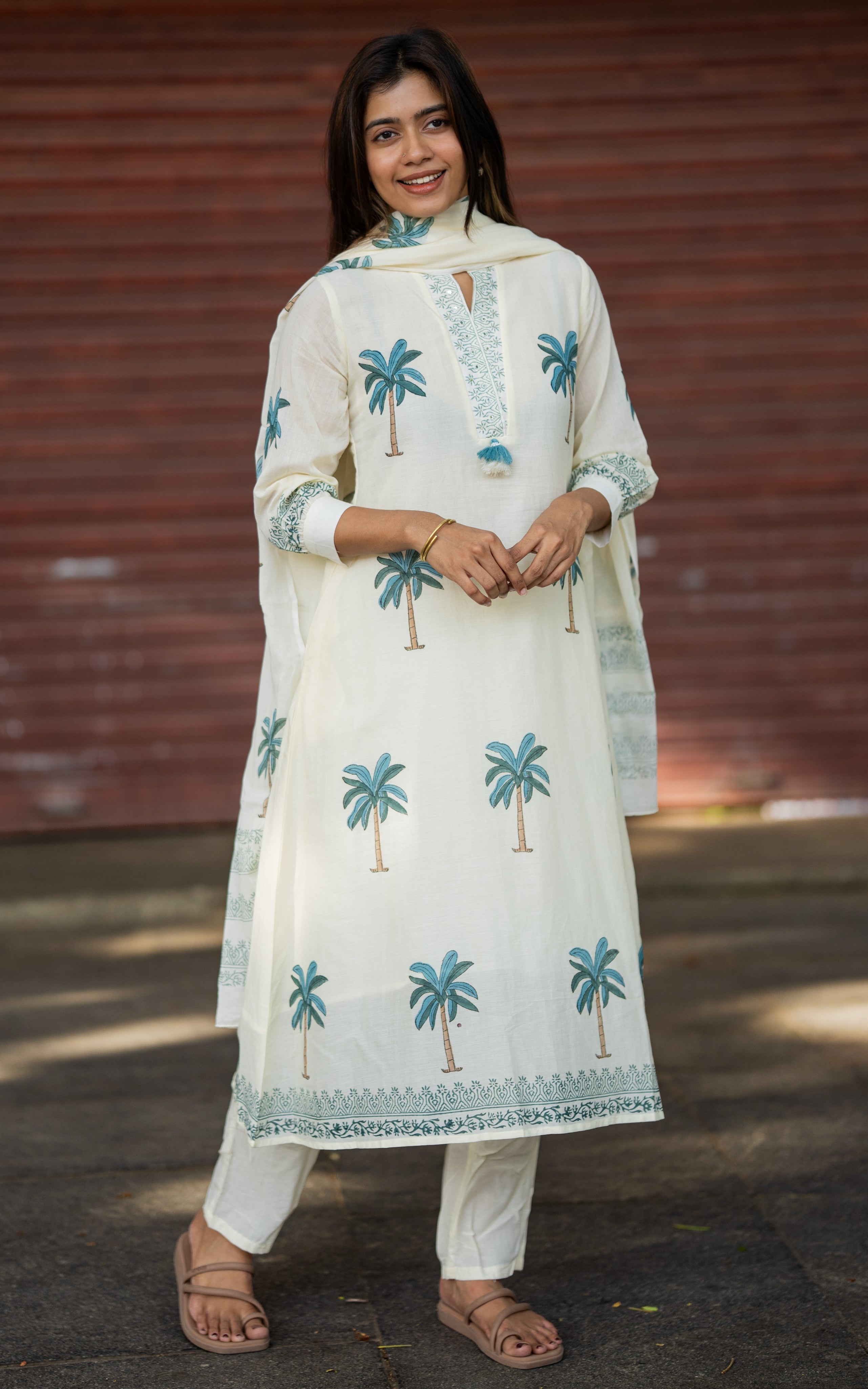 Instore – White Beauty B Kurti Pant Dupatta Set for Women – Georgette – Embroidered – Festive Ethnic Wear