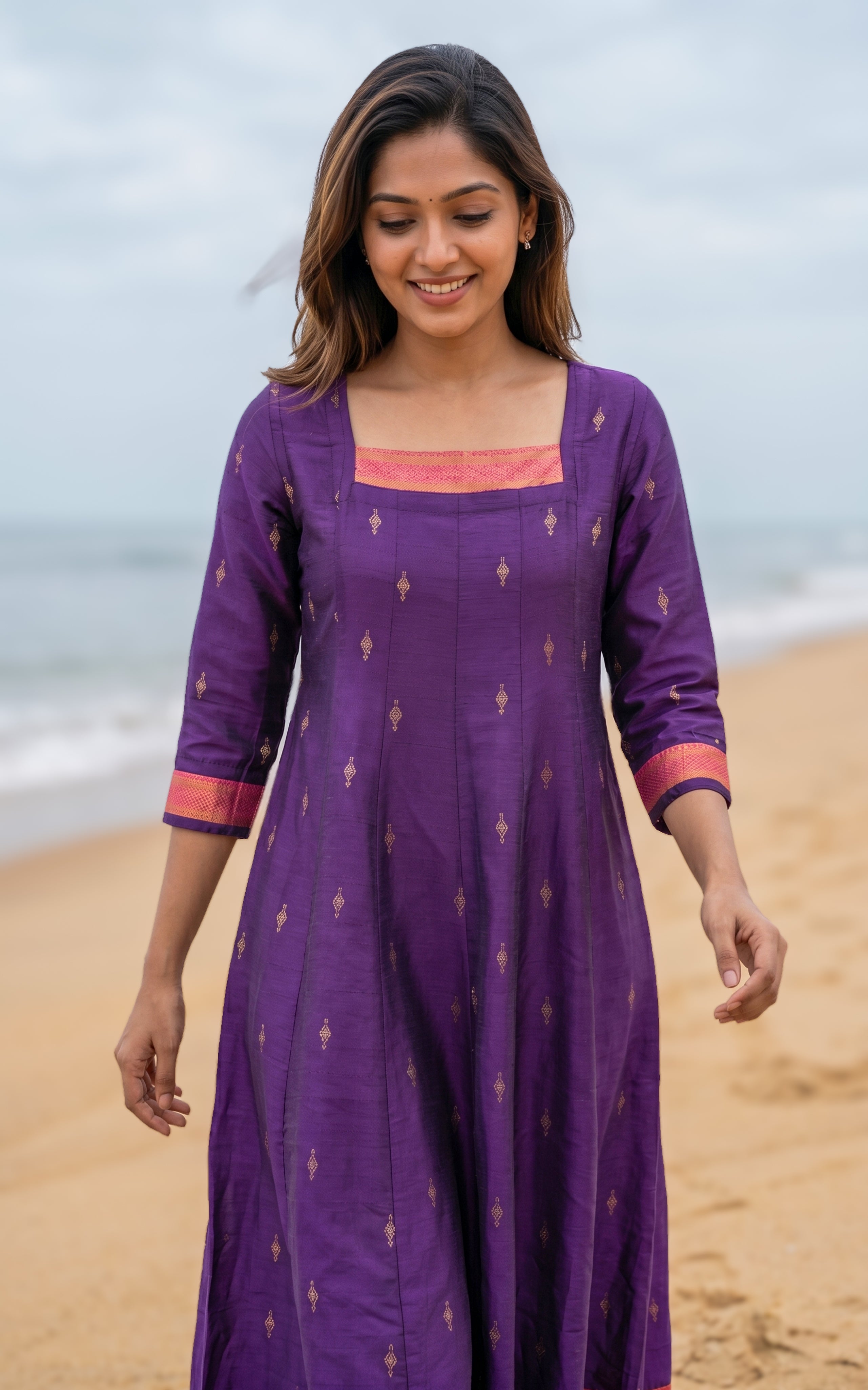 flared anarkali with zari border design
contrast zari border ethnic kurti