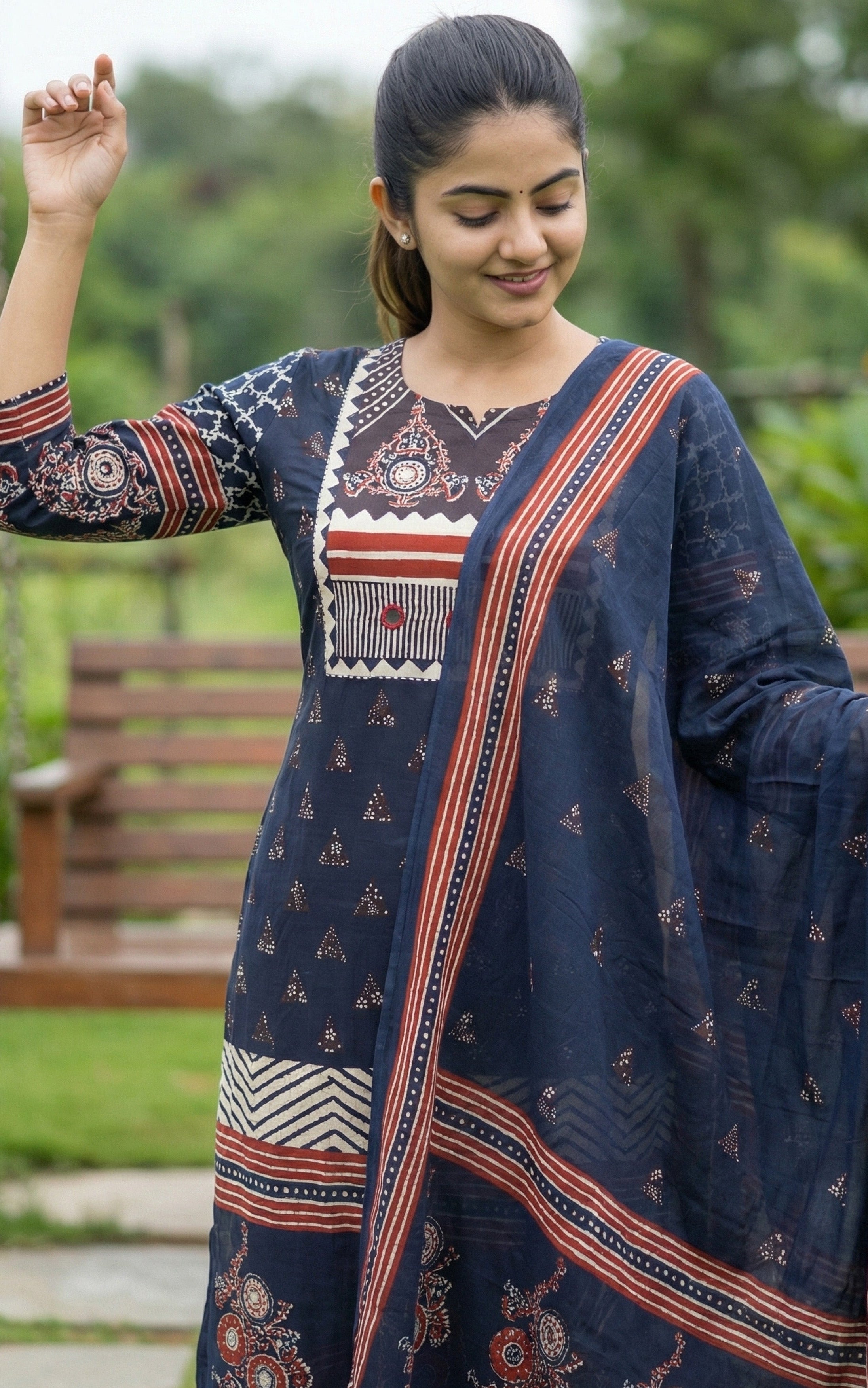 Madhunisha (Kurti+Dupatta)
