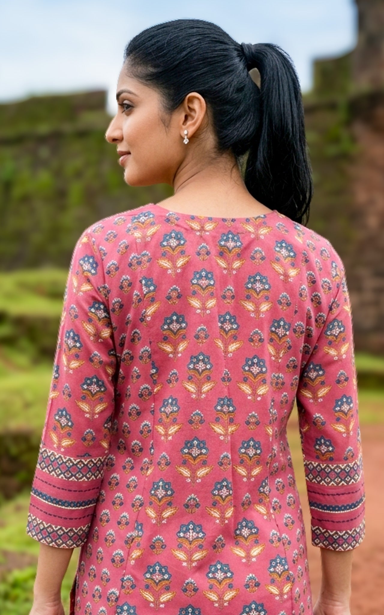 Niharika Peach (Kurti+Dupatta)