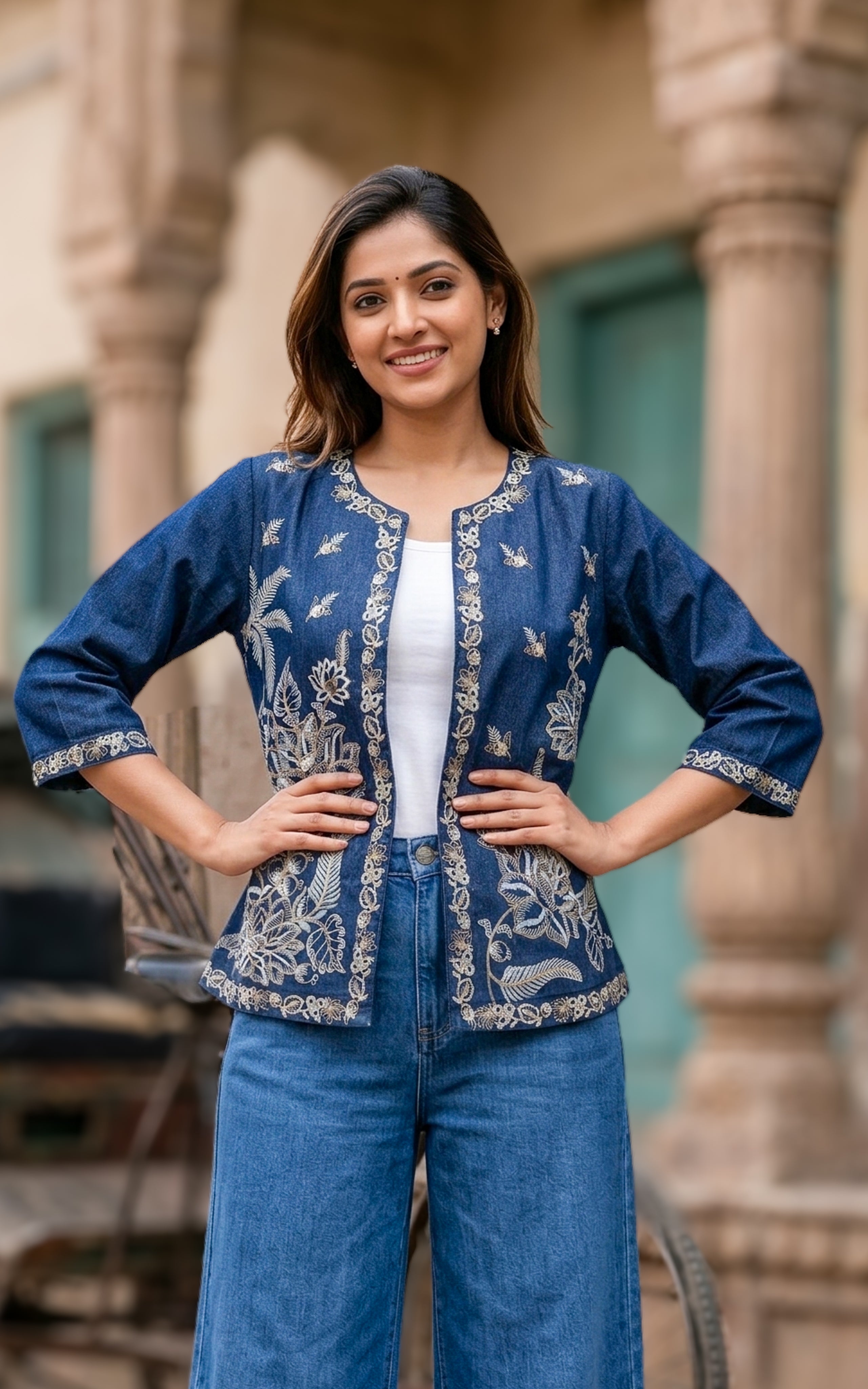 Short jacket with elegant embroidery