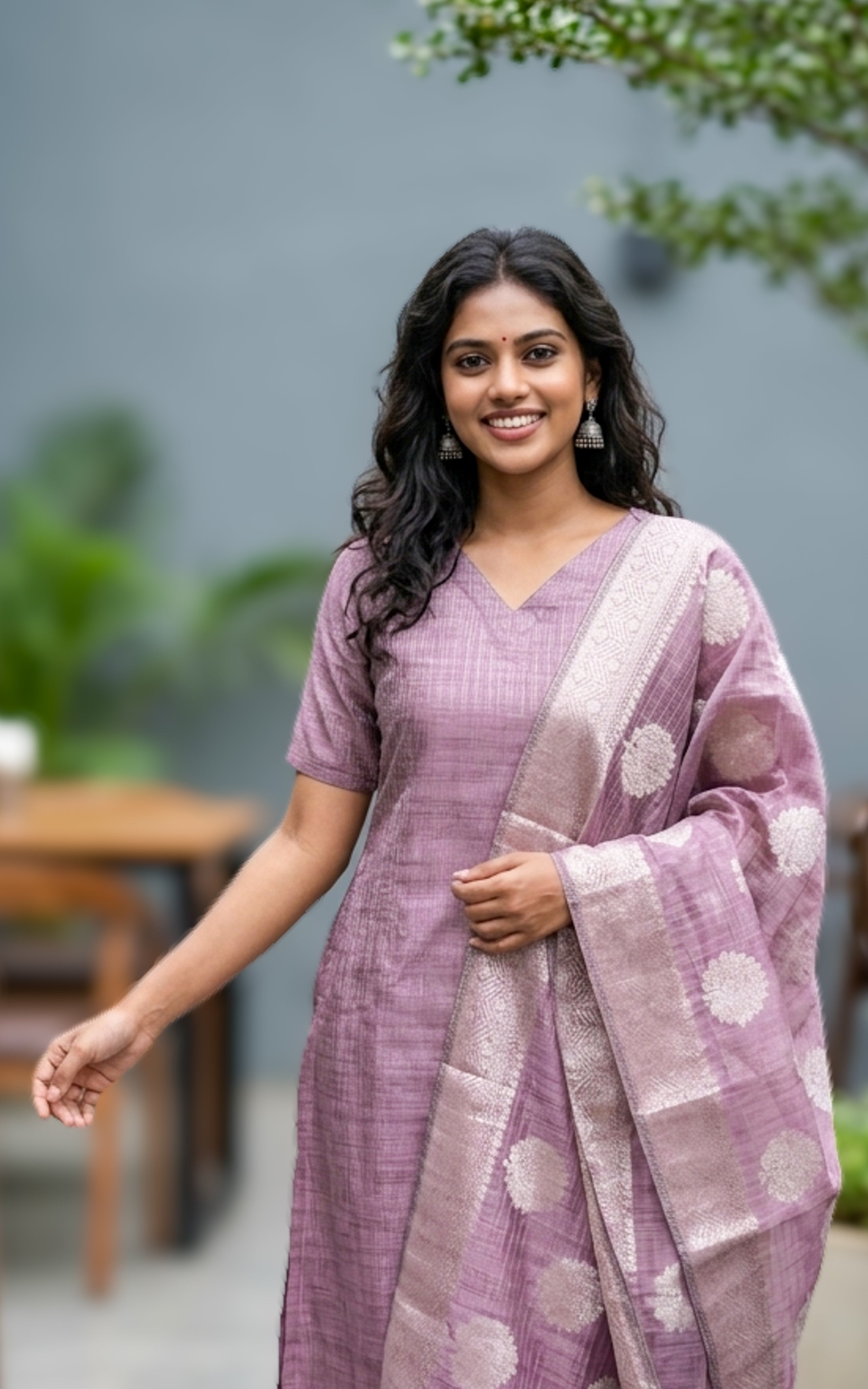 silver zari dupatta with kurti set
women festive wear kurti with dupatta