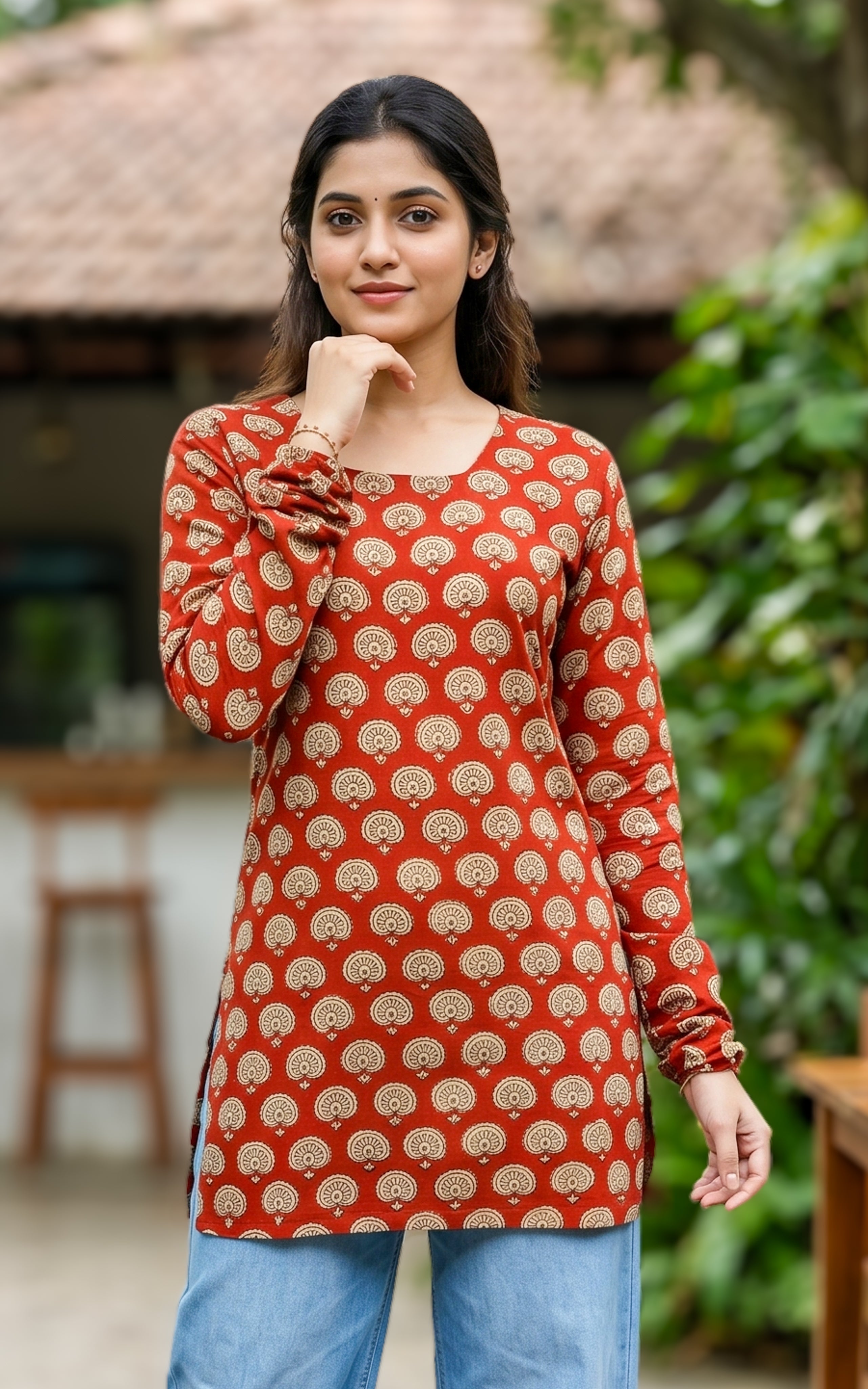 Handblock printed cotton short straight cut kurti for women

Short kurti with gathered sleeves