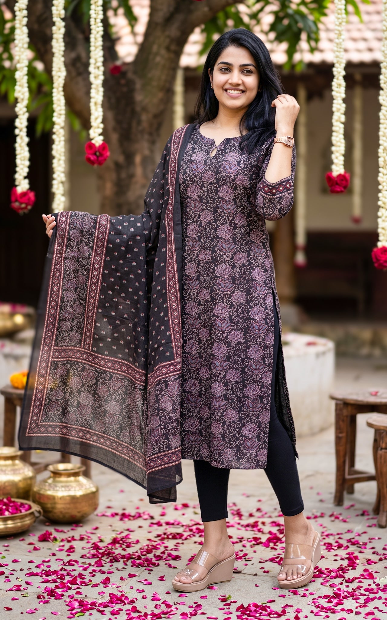 Nethra Black (Kurti+Dupatta)