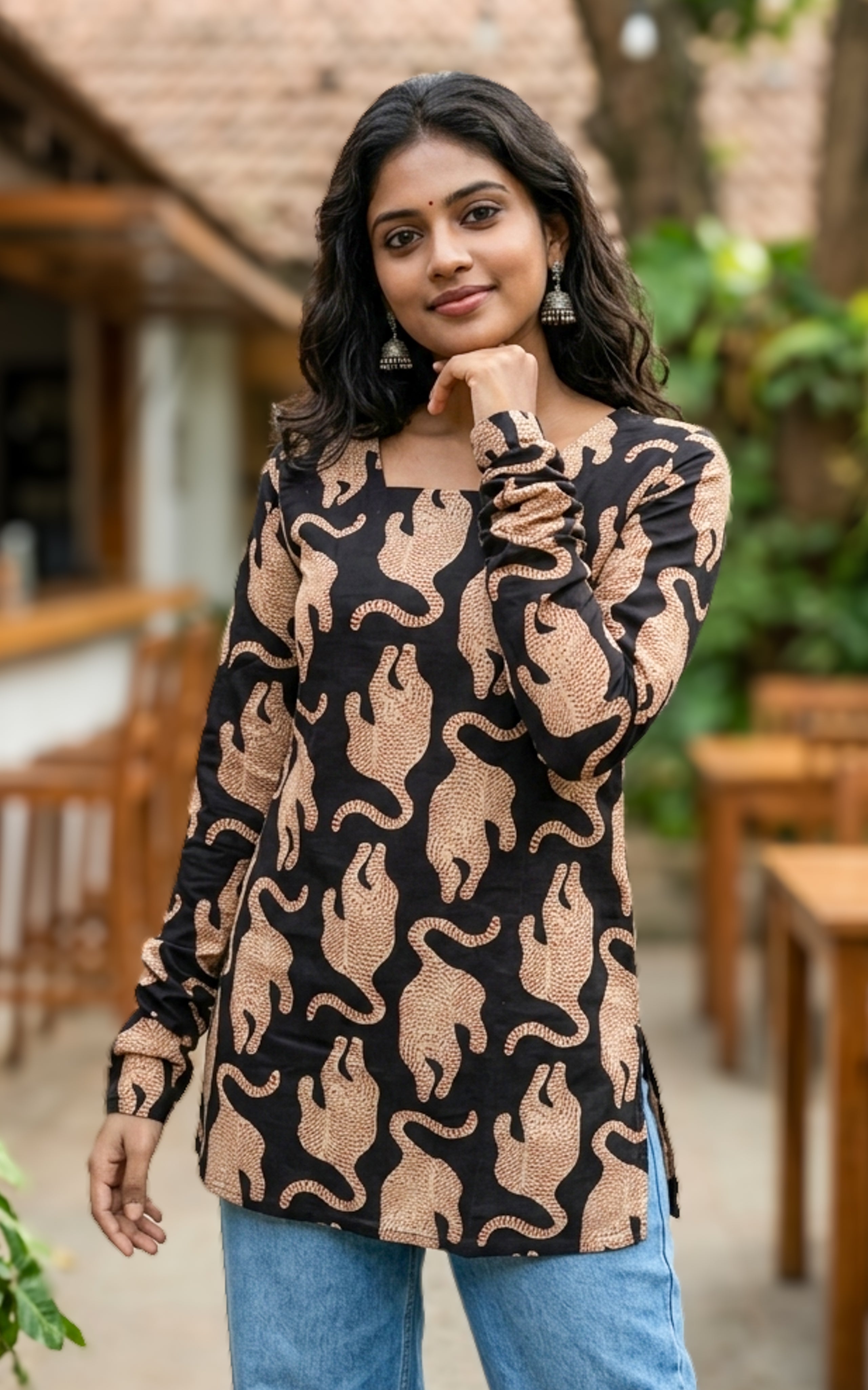 Handblock printed cotton short straight cut kurti for women

Short kurti with gathered sleeves