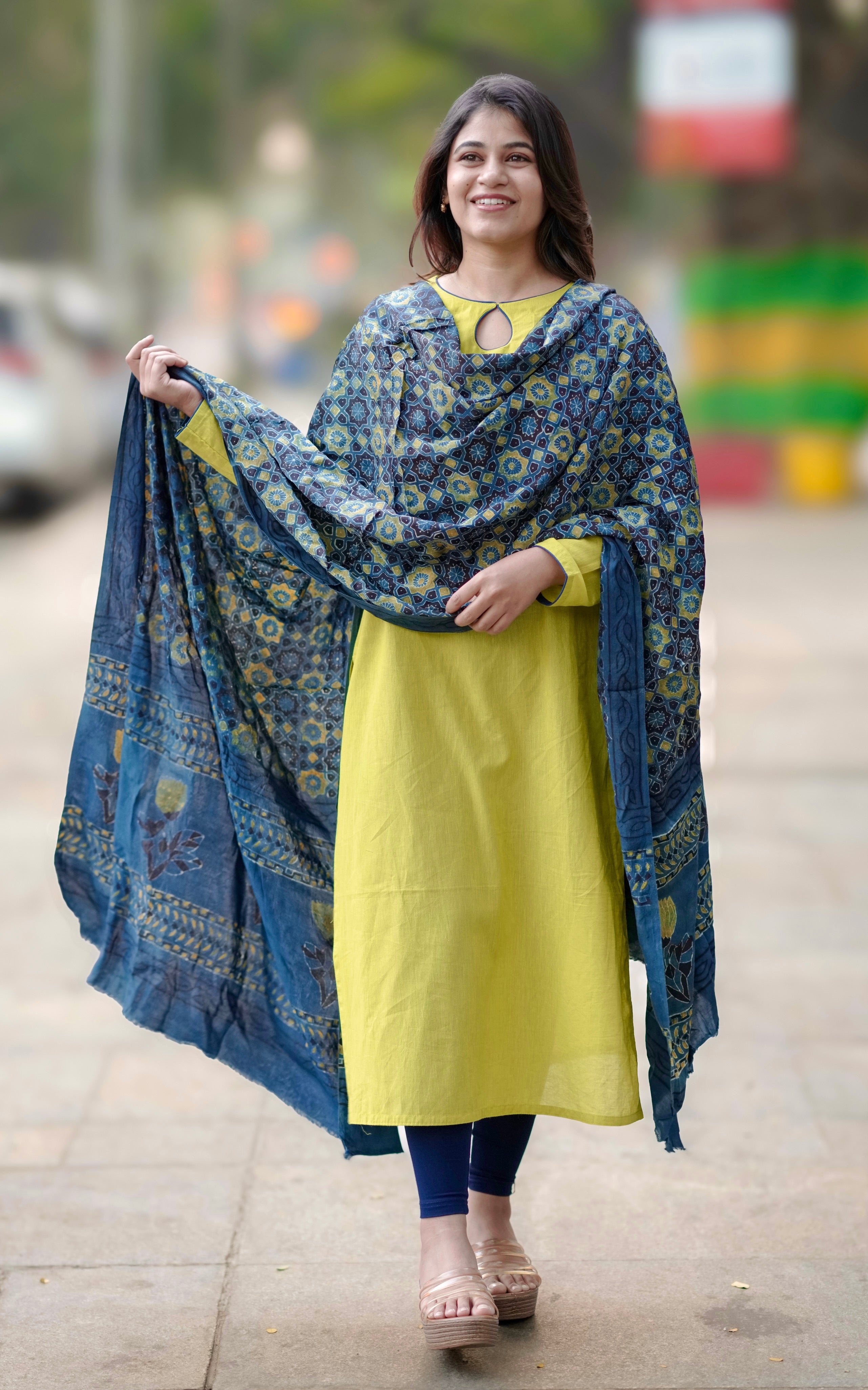 Nakshathra C (Kurti+Dupatta)