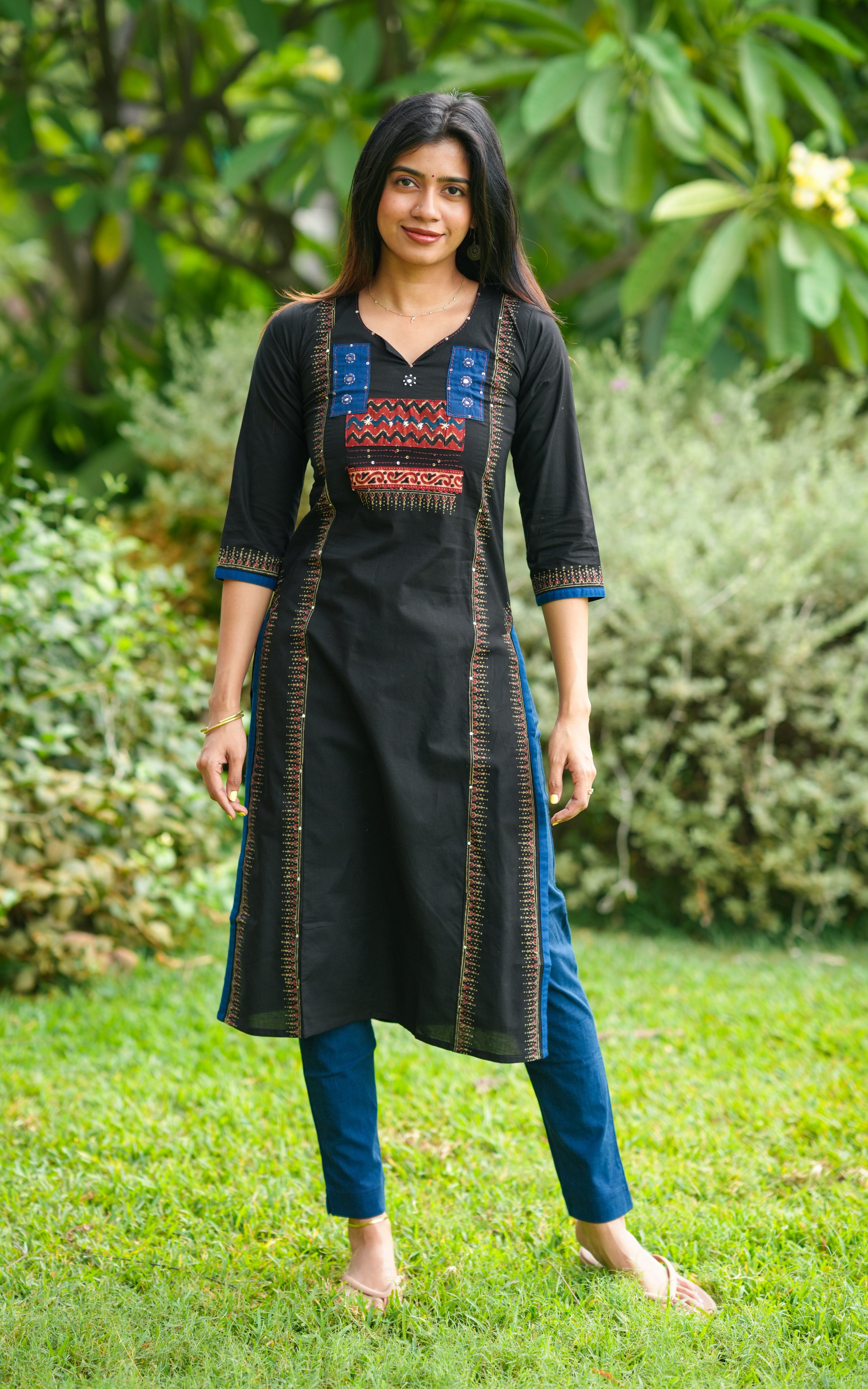 Selvi Black Handblock