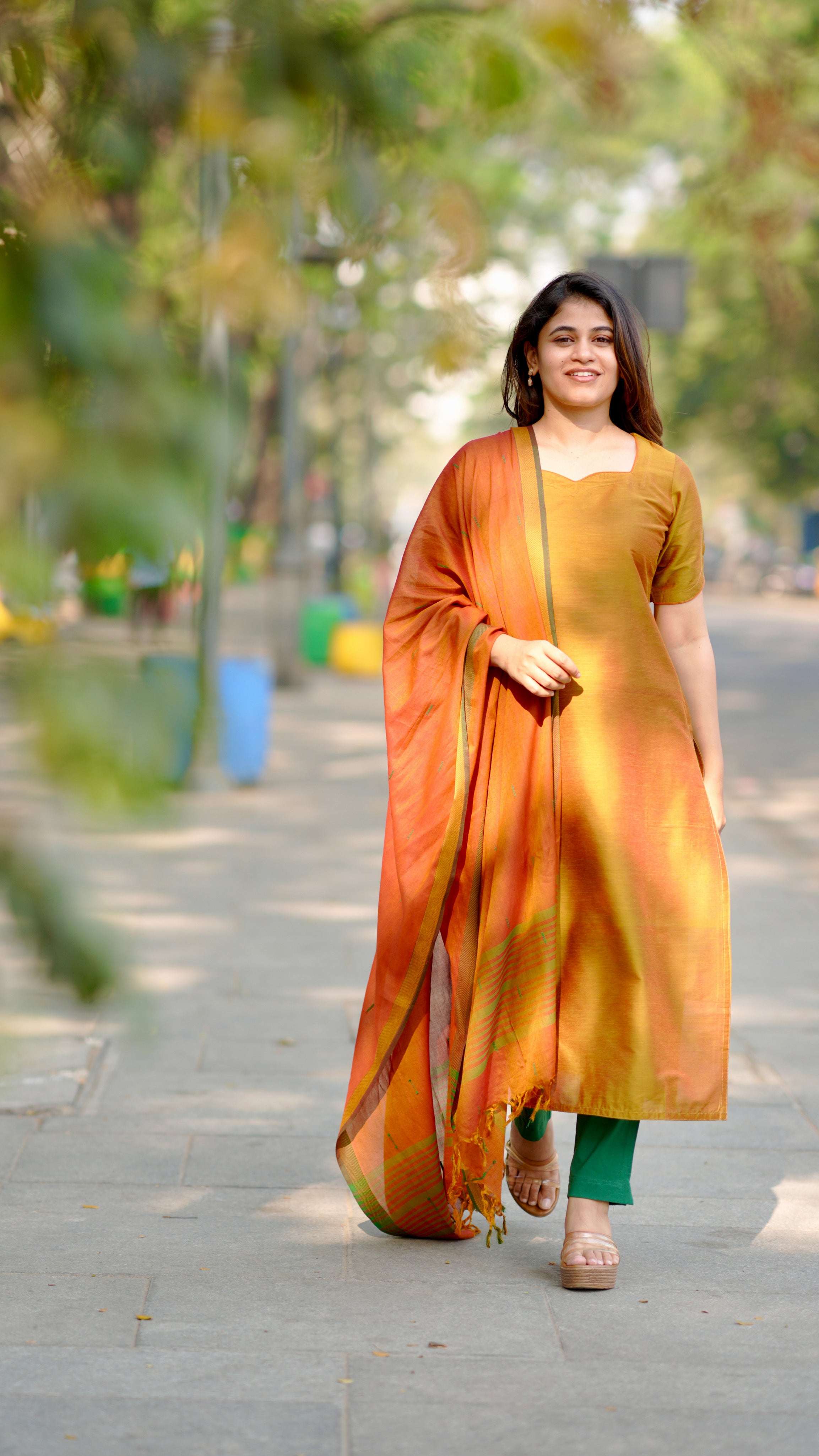 Kavimozhi (Kurti+Dupatta)