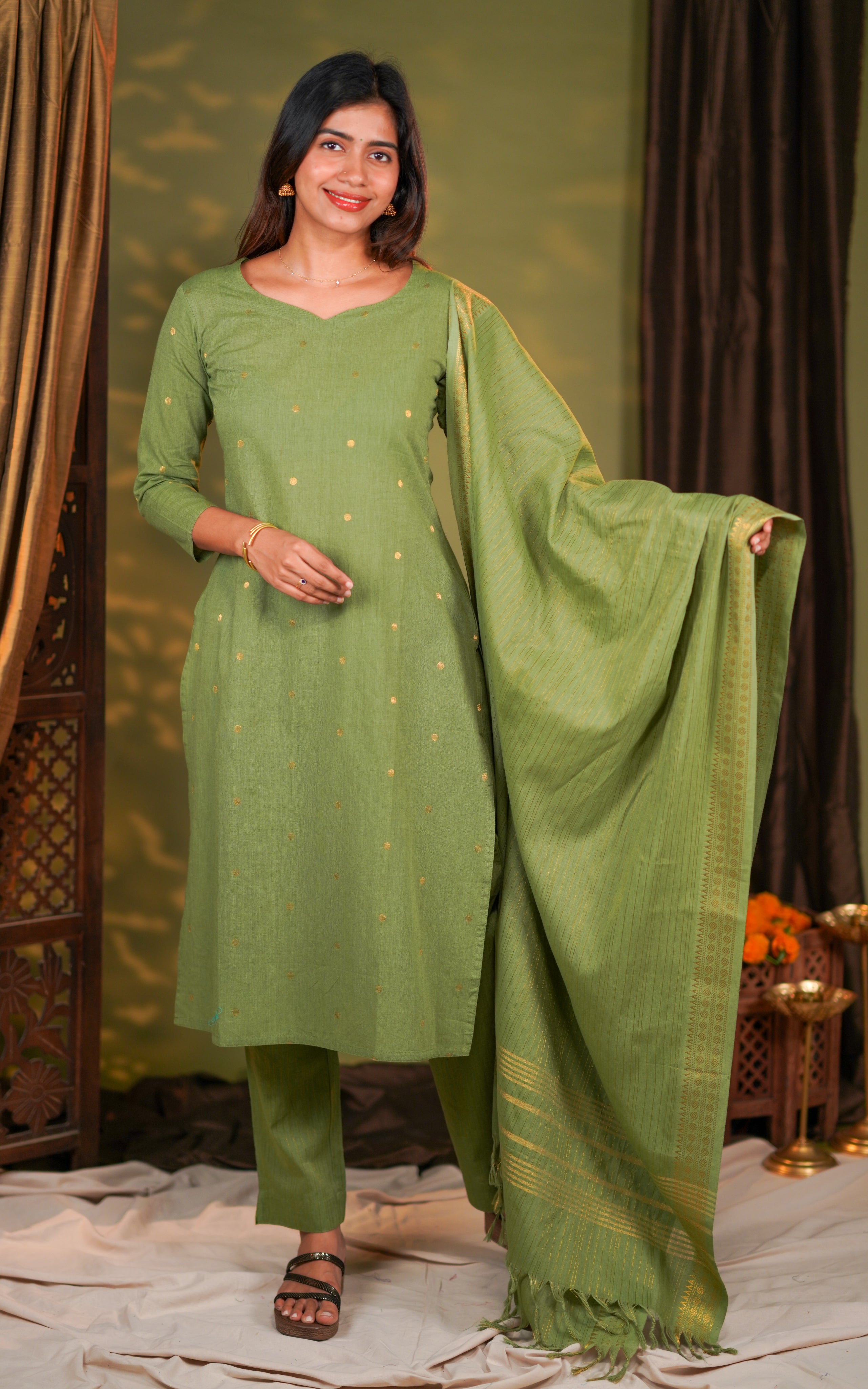 Stylish green cotton ethnic set