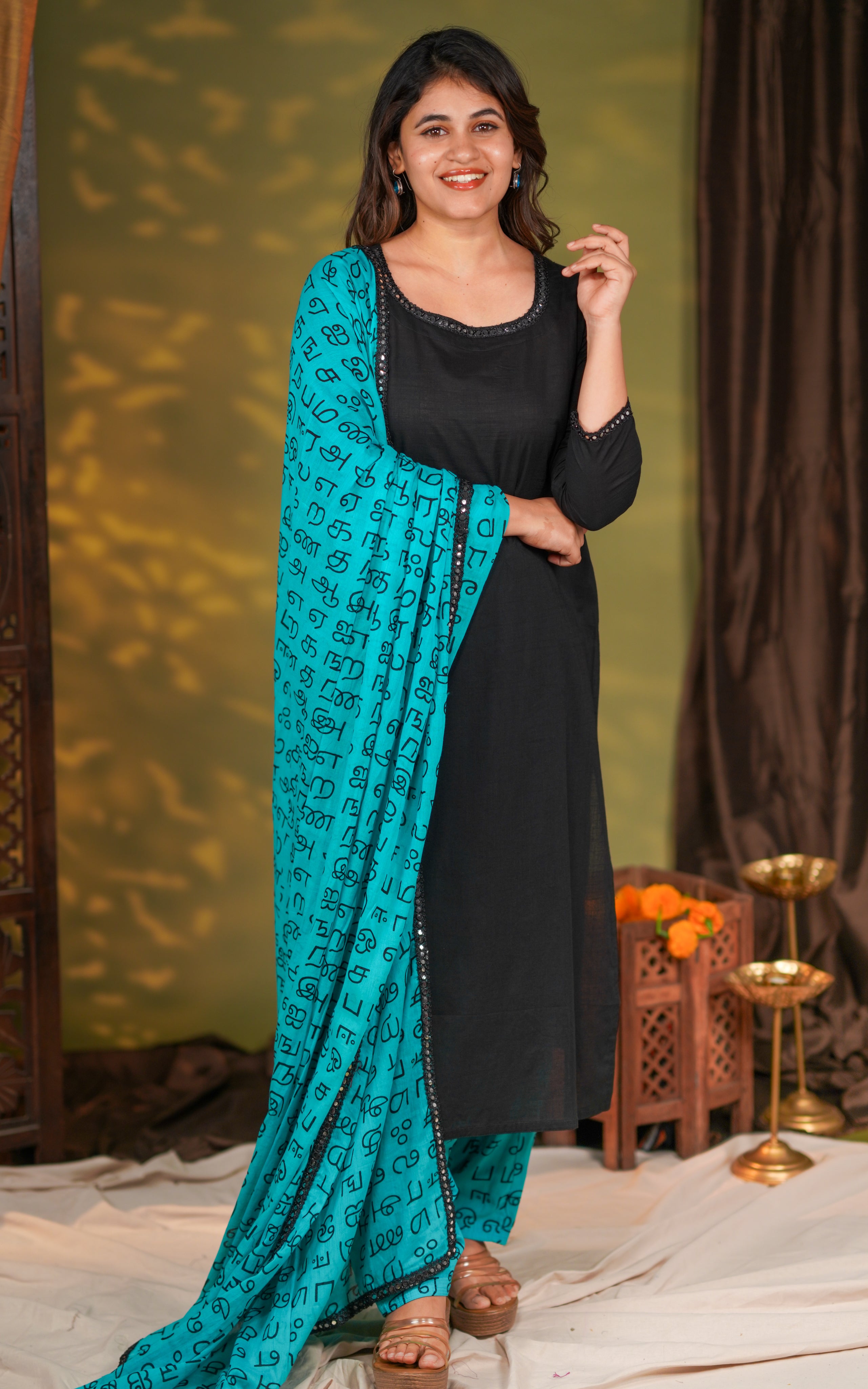 Idhu kathirvelan Kadhal Nayan 1 (Kurti+Pant+Dupatta)