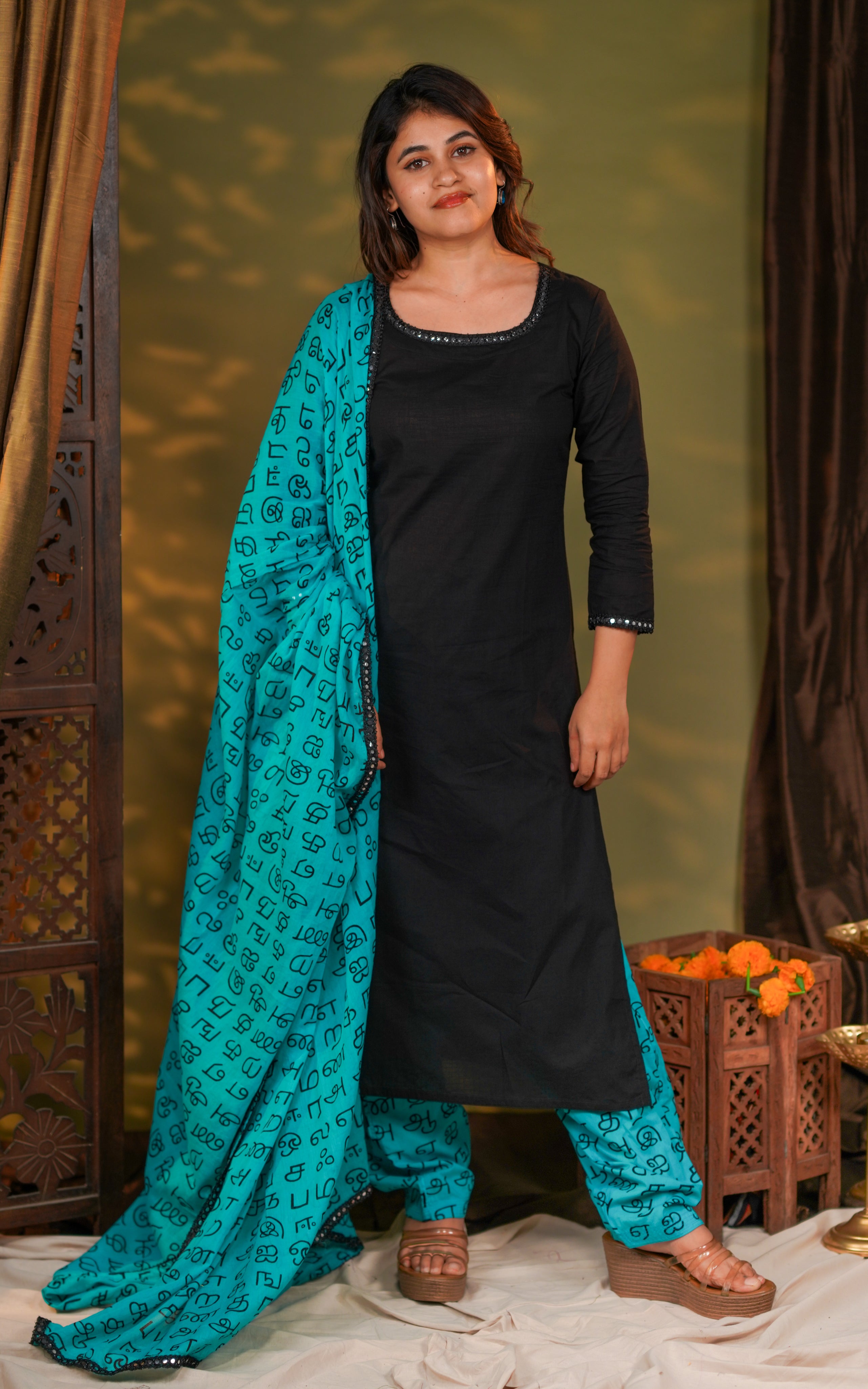Idhu kathirvelan Kadhal Nayan 1 (Kurti+Pant+Dupatta)