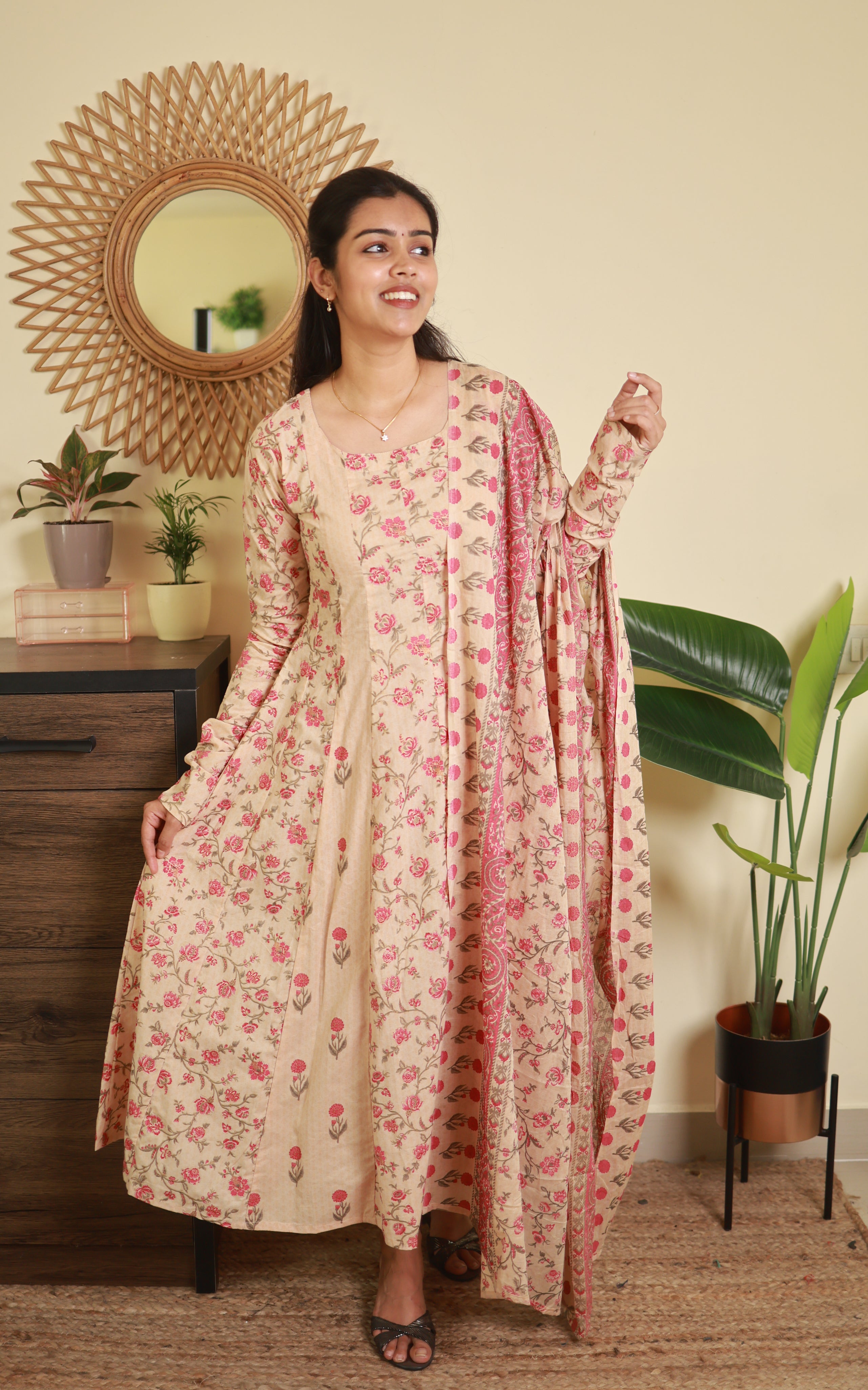 Smirtha (Kurti+Dupatta)