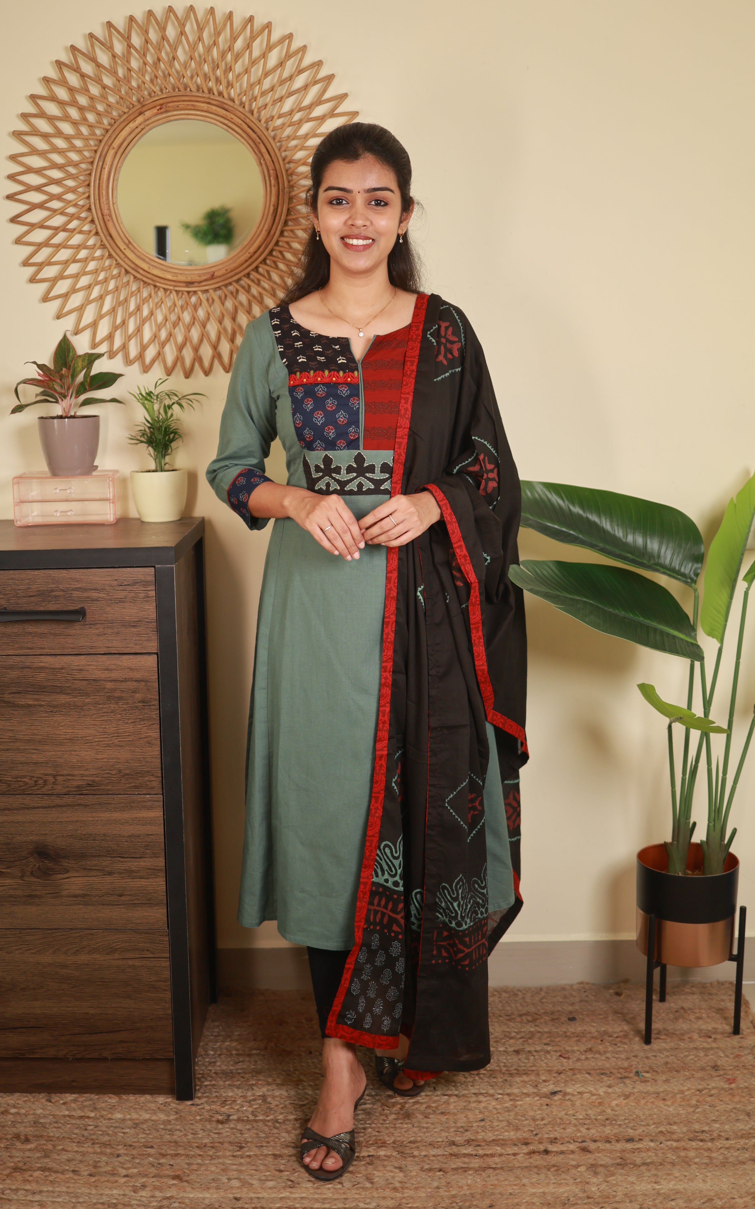 Akarsha (Kurti+Dupatta)